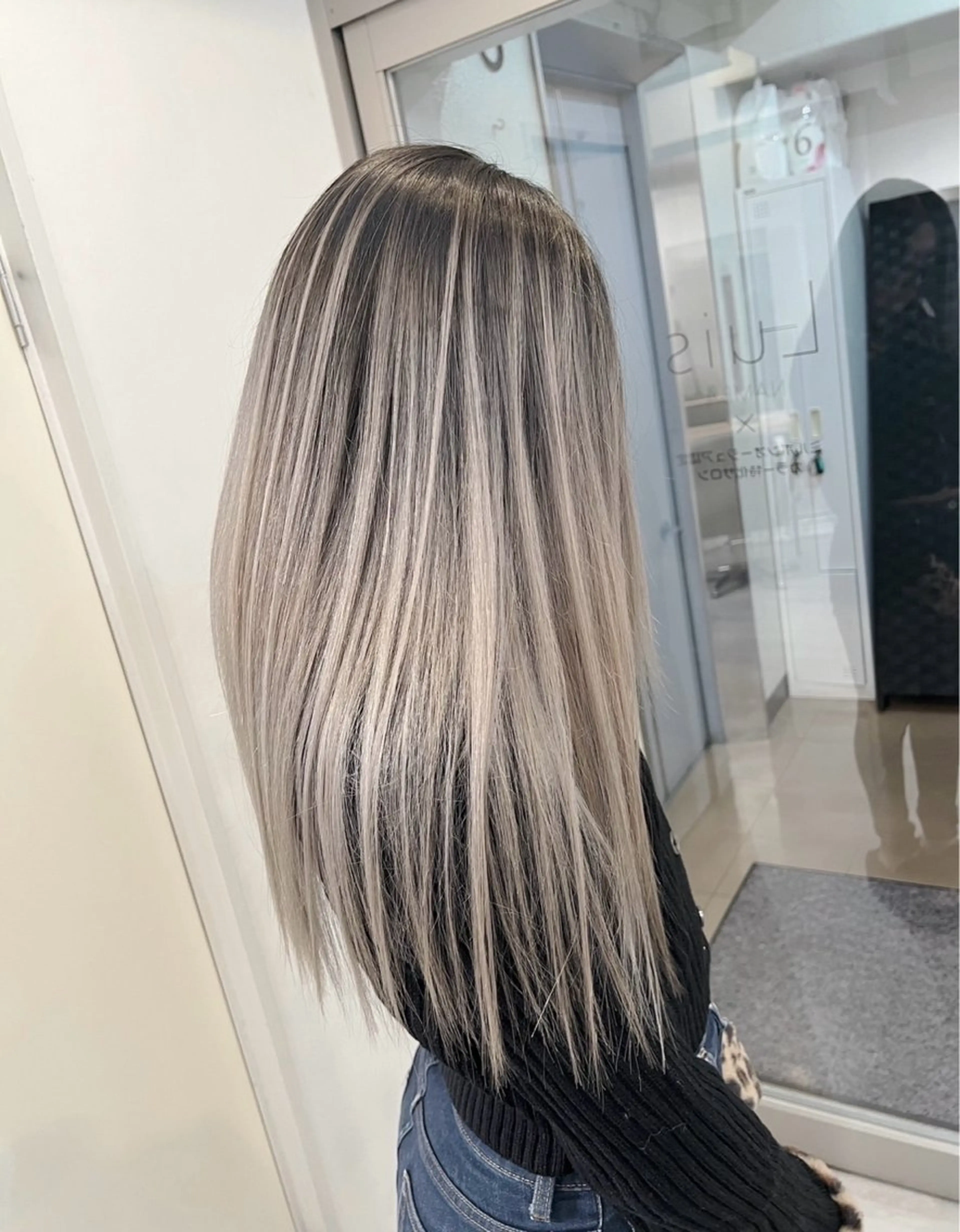 ロング カラー バレイヤージュ グレージュ レイヤーカット ヘアカラー トリートメント ROBIN所属・指名数No.1 /NAOYAのヘアスタイル