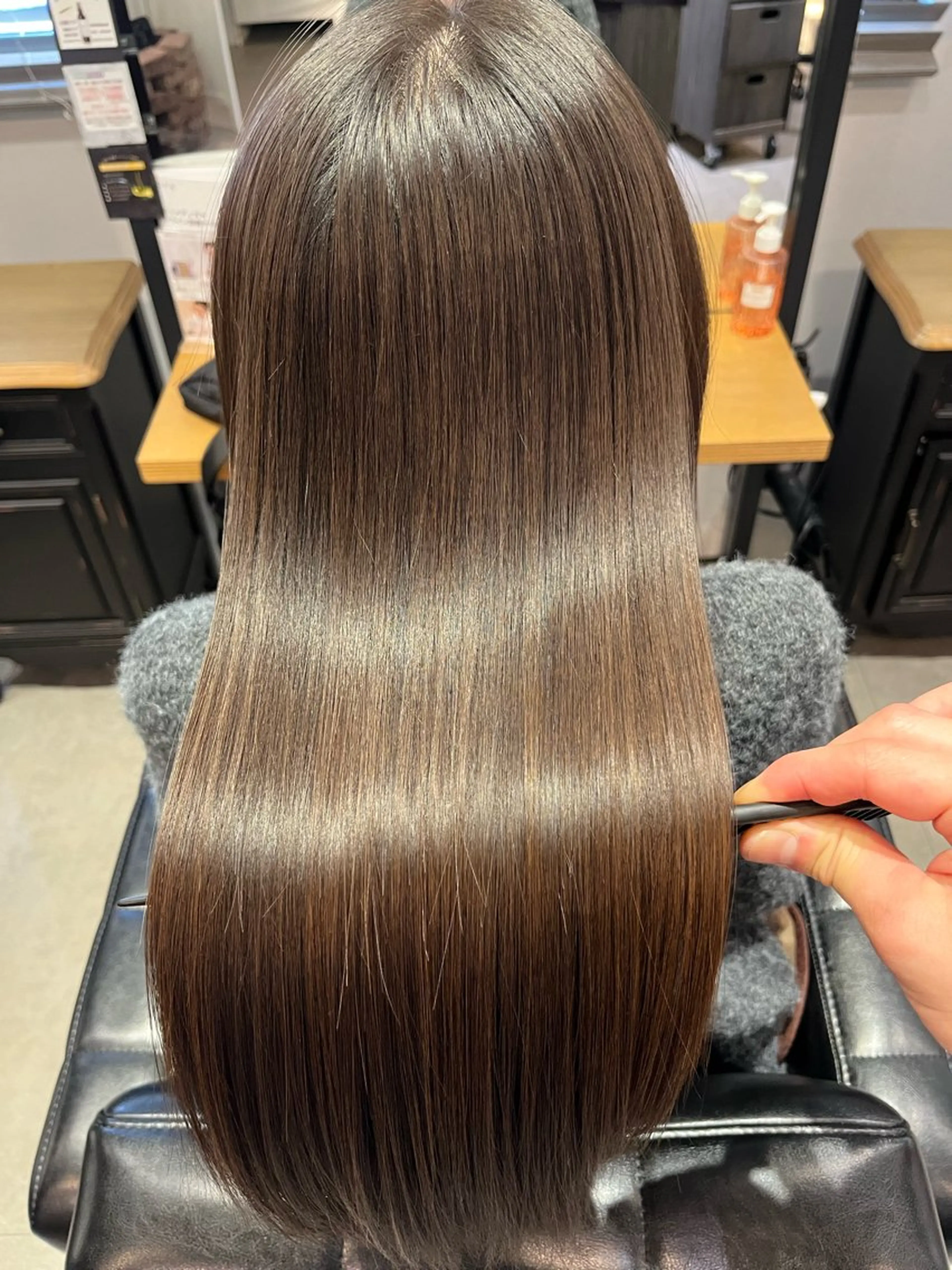 セミロング 髪質改善 縮毛矯正 トリートメント 酸熱トリートメント カット 縮毛矯正 髪質改善ヘアエステサロンLIFE所属・🌈髪質改善専門🌈 神田　達也のヘアスタイル