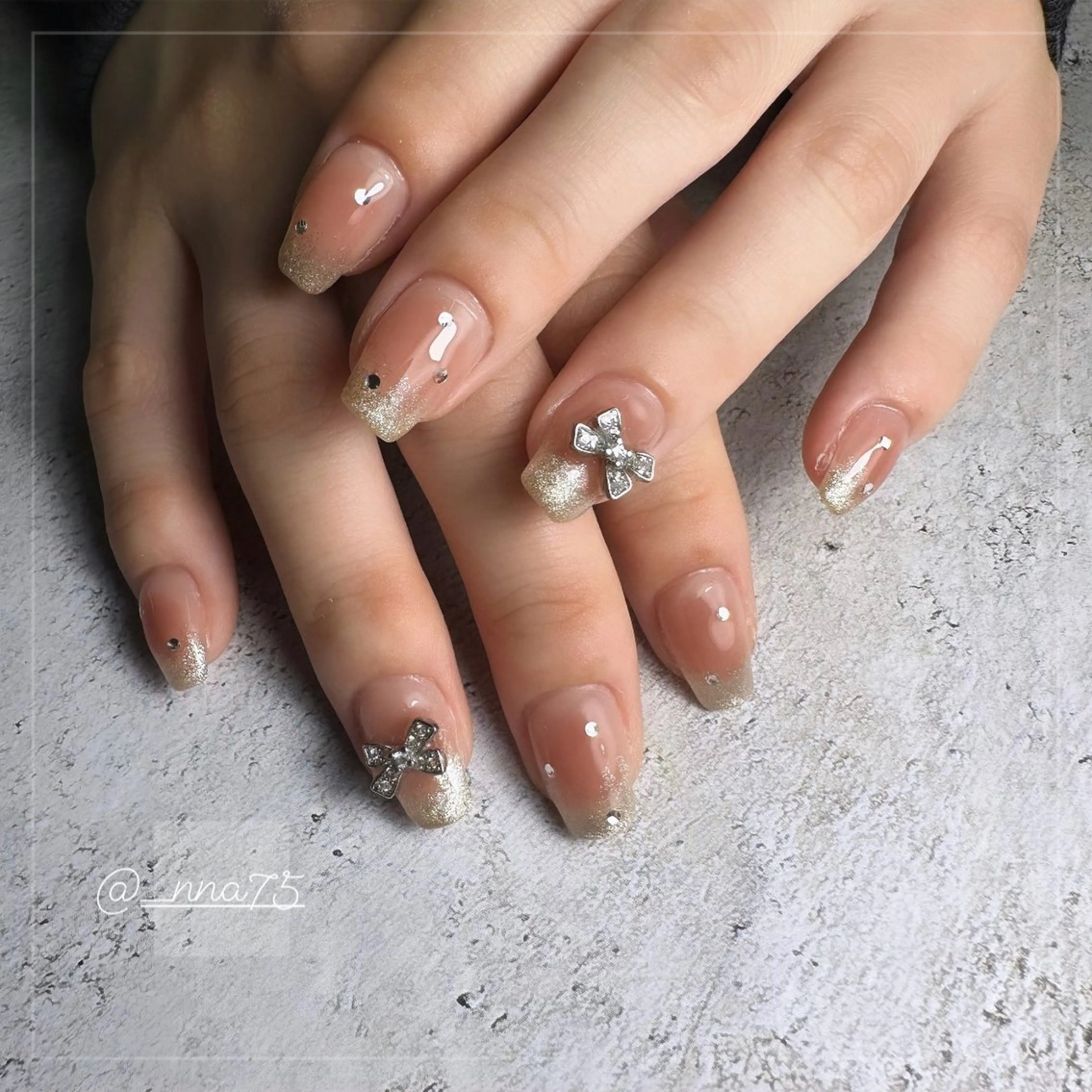 ネイル ハンドネイル GRANDE OSU Anna 🧸💛のネイルデザイン