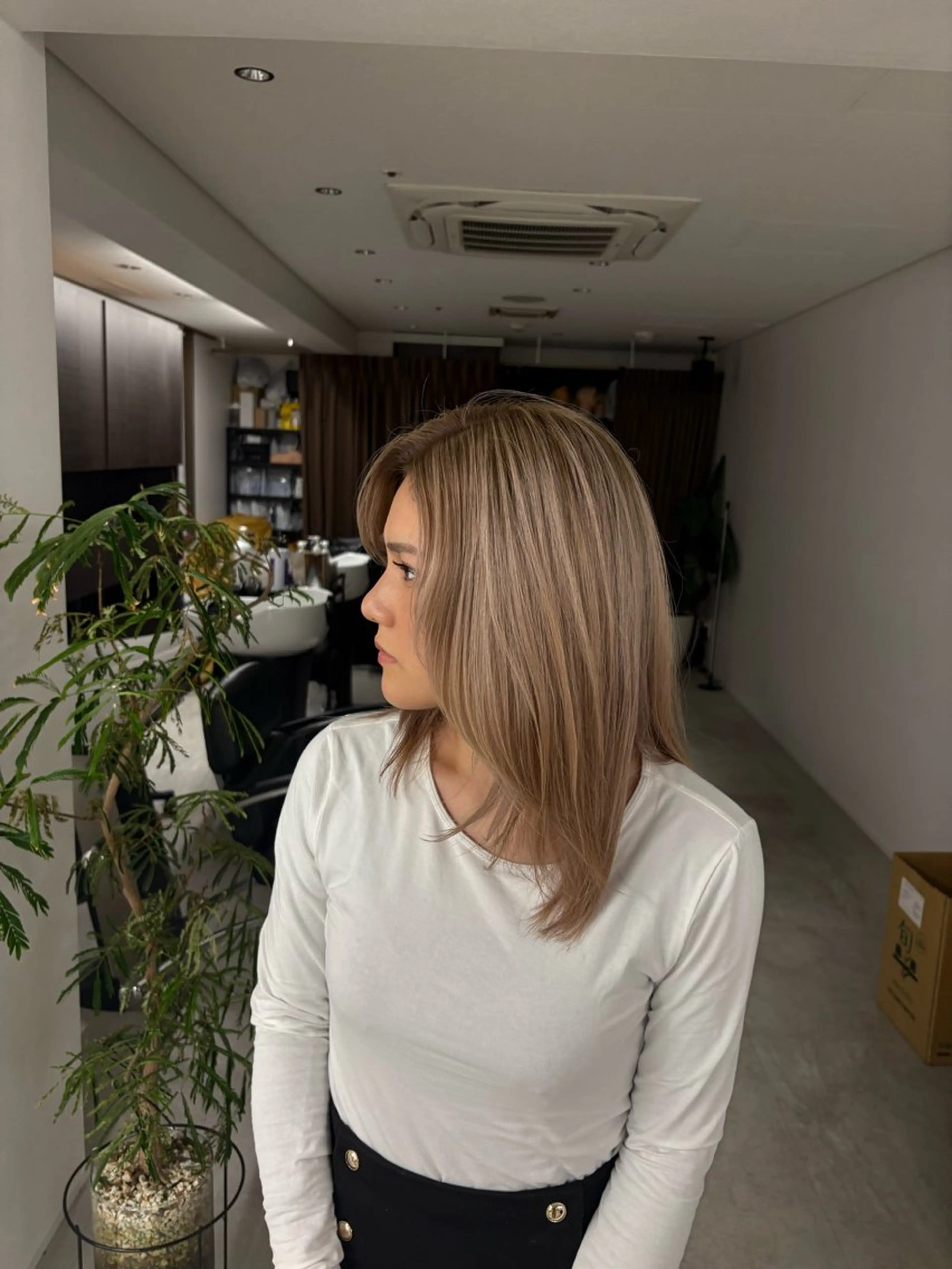 セミロング ヘアカラー ブリーチ/ゆうと /バレイヤージュのヘアスタイル