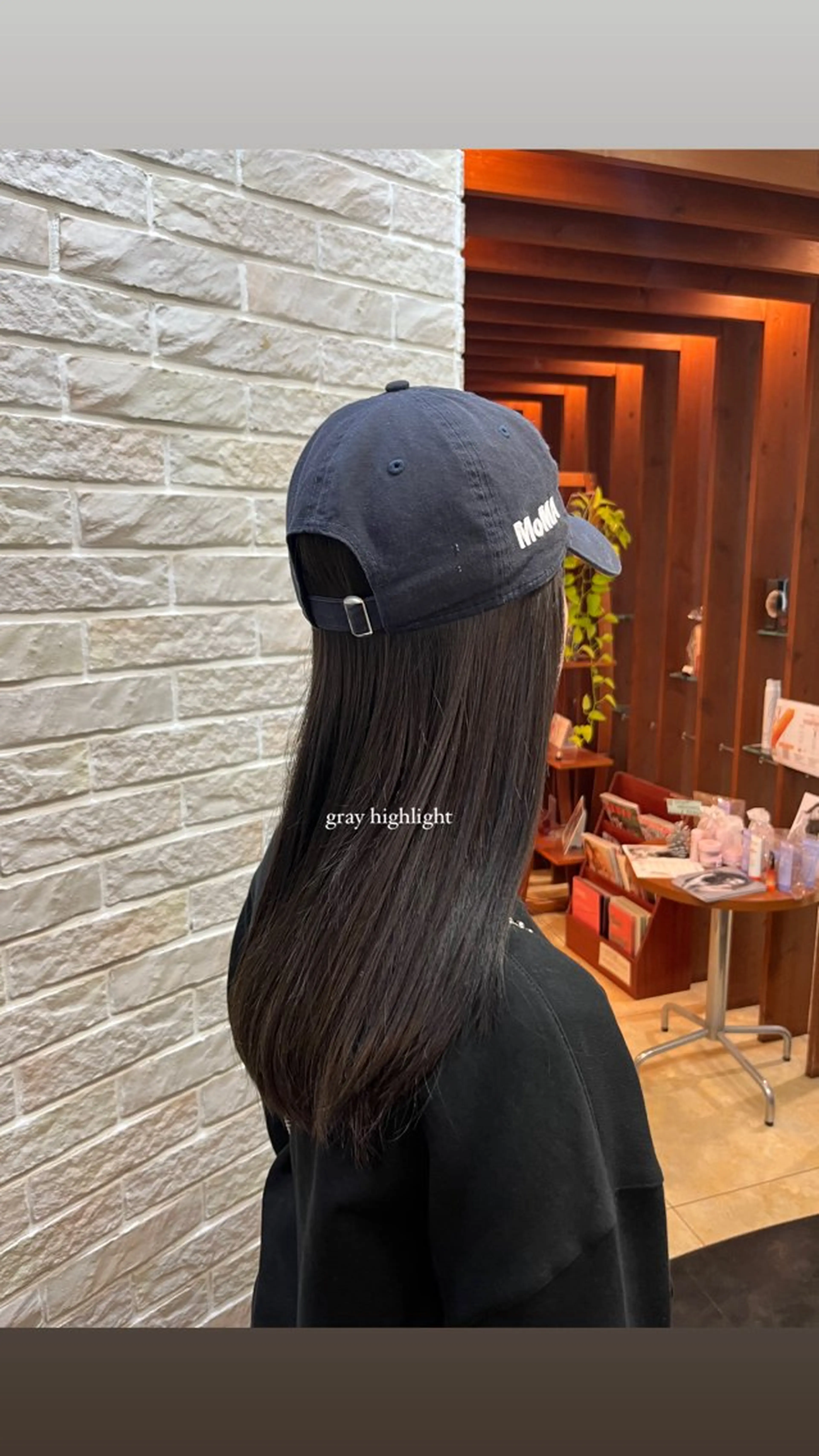 ロング カラー 大野 桃果のヘアスタイル