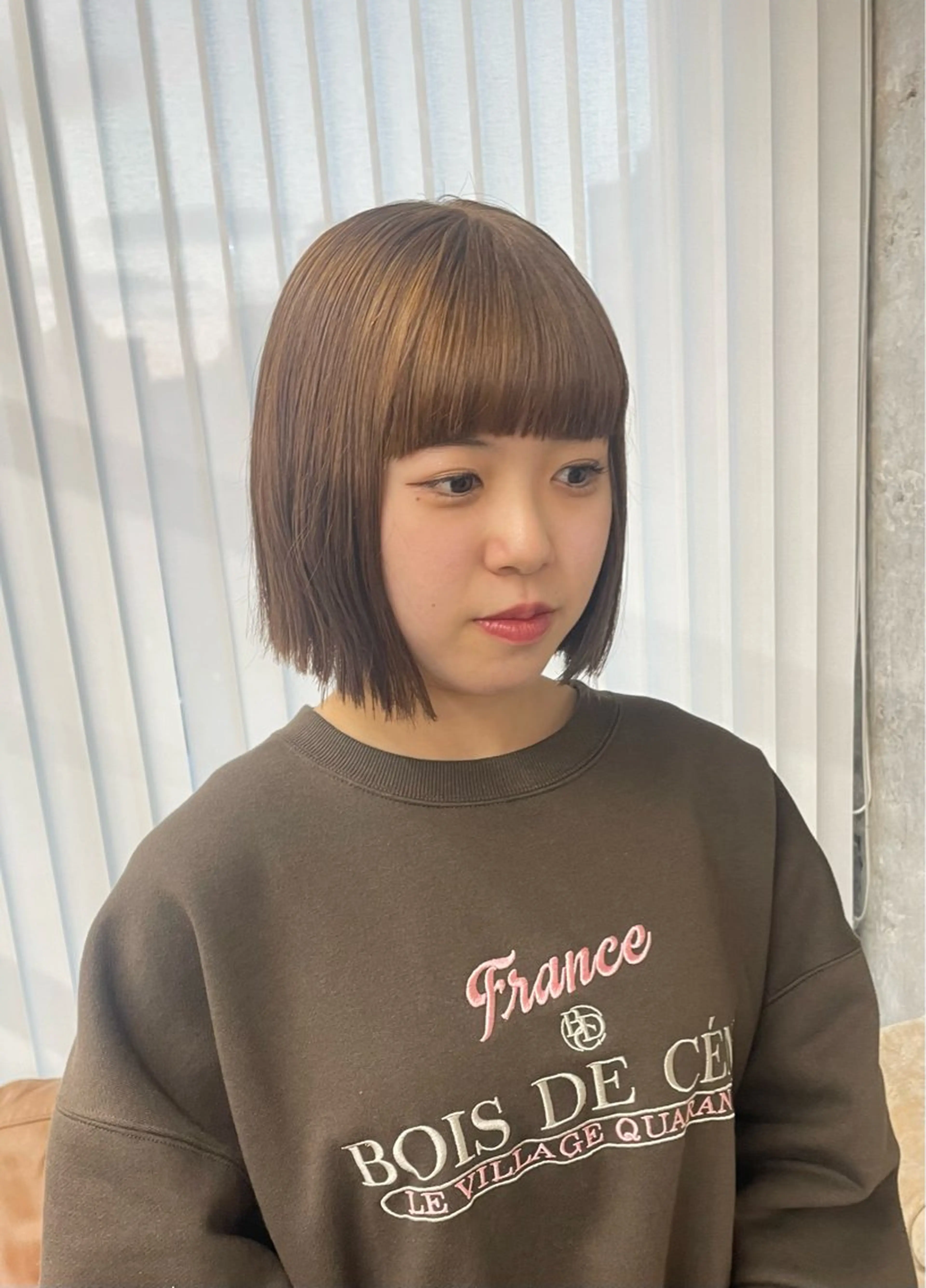 ミディアム 鈴木瑛里／ブロンド ベージュ／男女のヘアスタイル