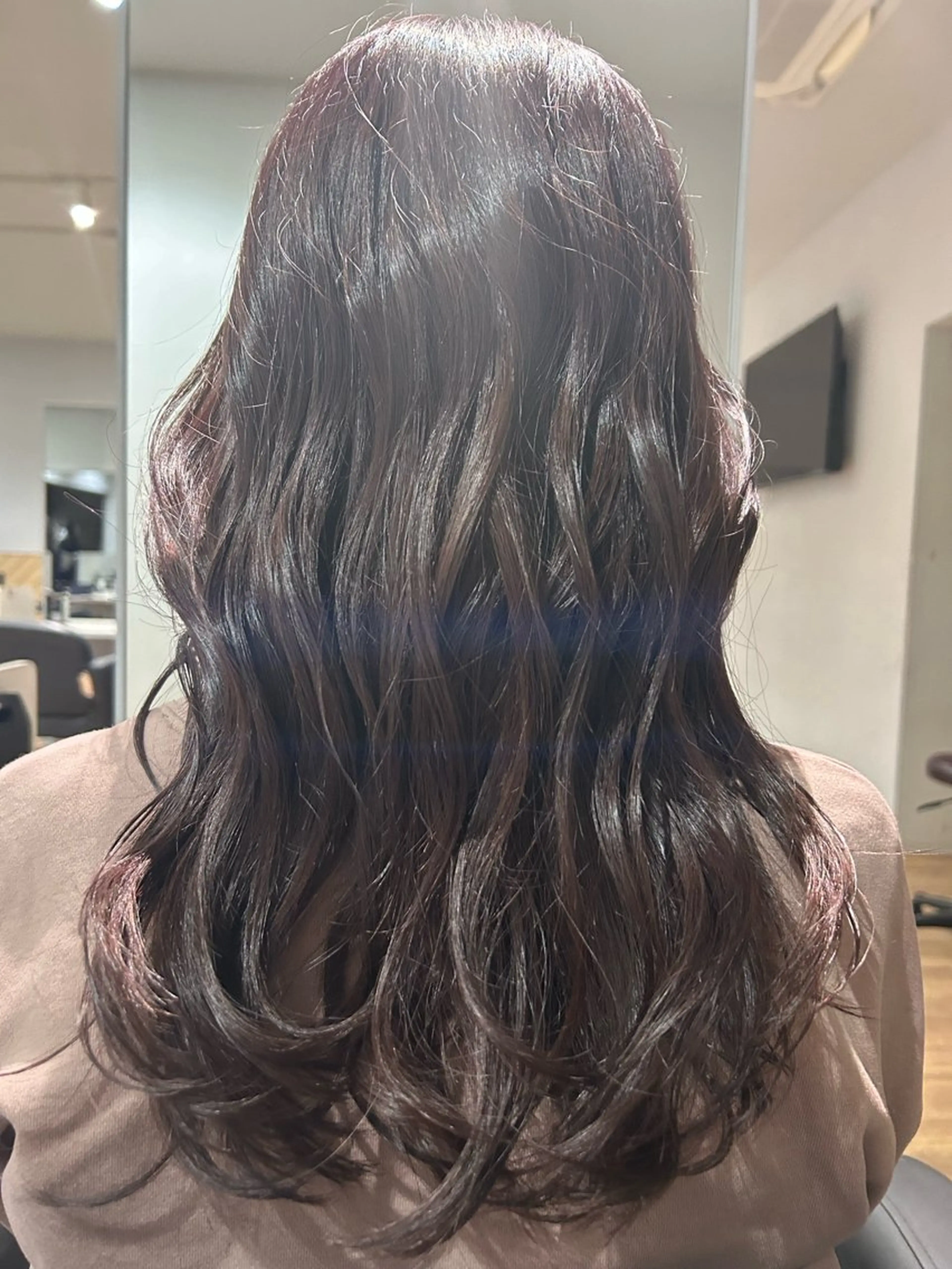 カラー ヘアアレンジ バイオレットカラー GLanz 朱蒙のヘアスタイル