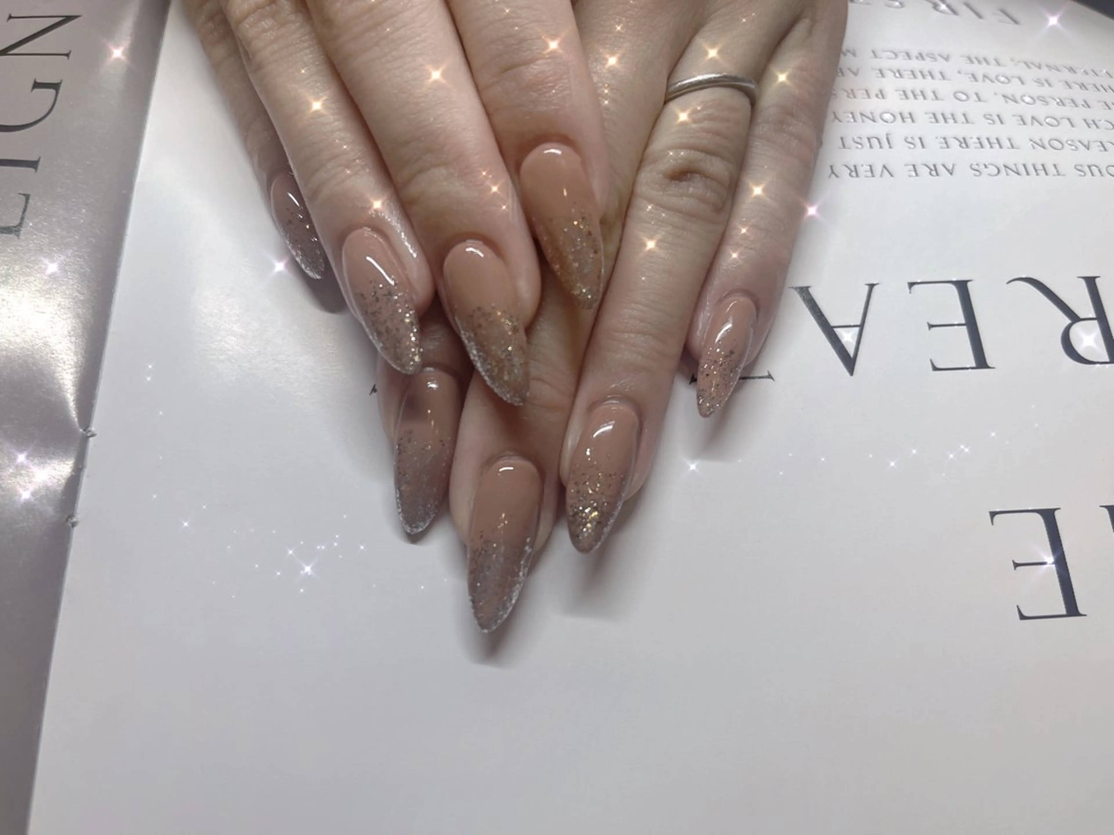 《長さだし》ラメ.フレンチ.グラデーションネイル（ラメグラ◯）💛✨（オフあり）の写真