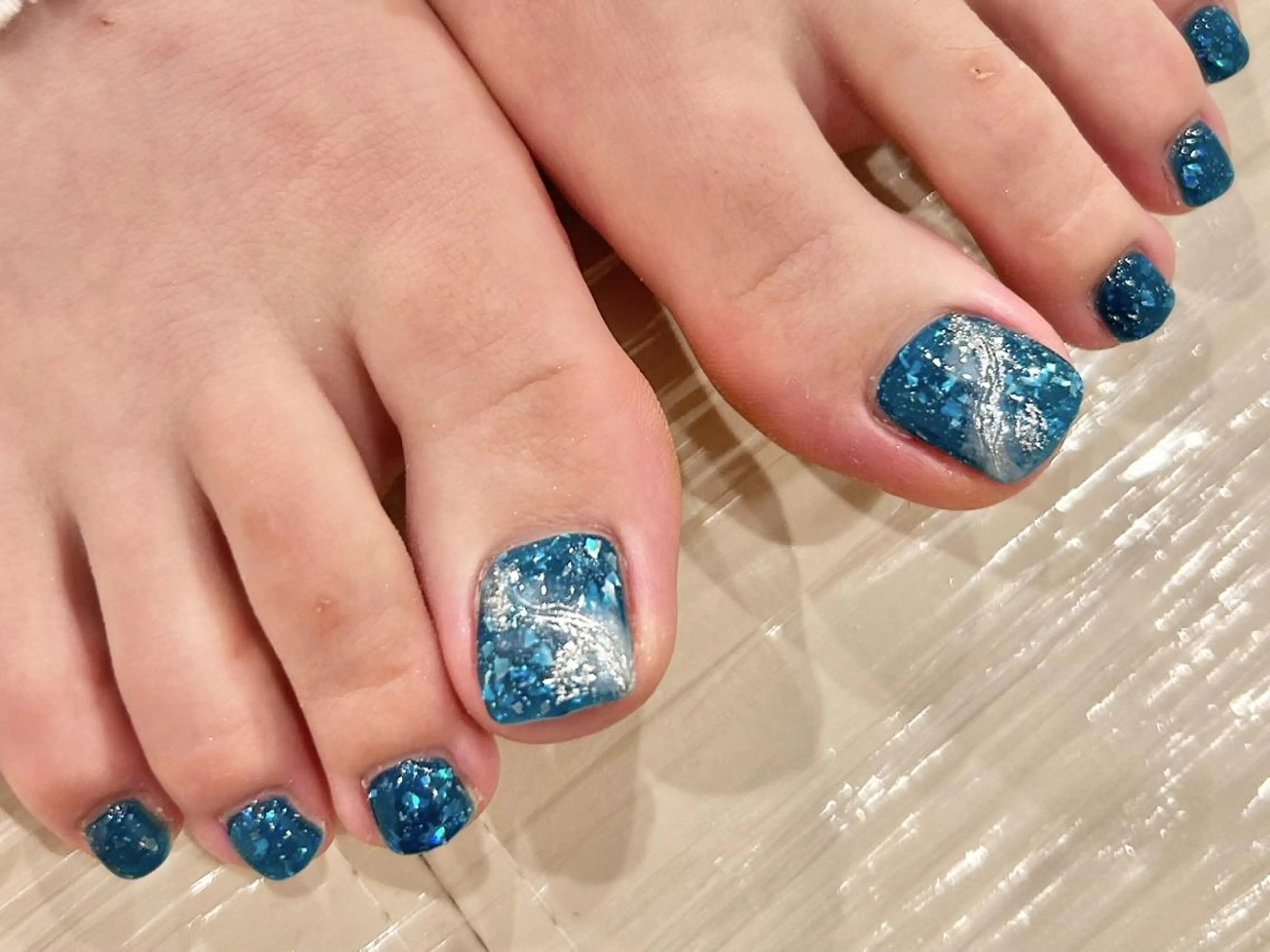 ネイル フットネイル キラキラネイル ラメ(グリッター) オフィスネイル シンプルネイル フットネイル Bianca名駅店 あゆのネイルデザイン