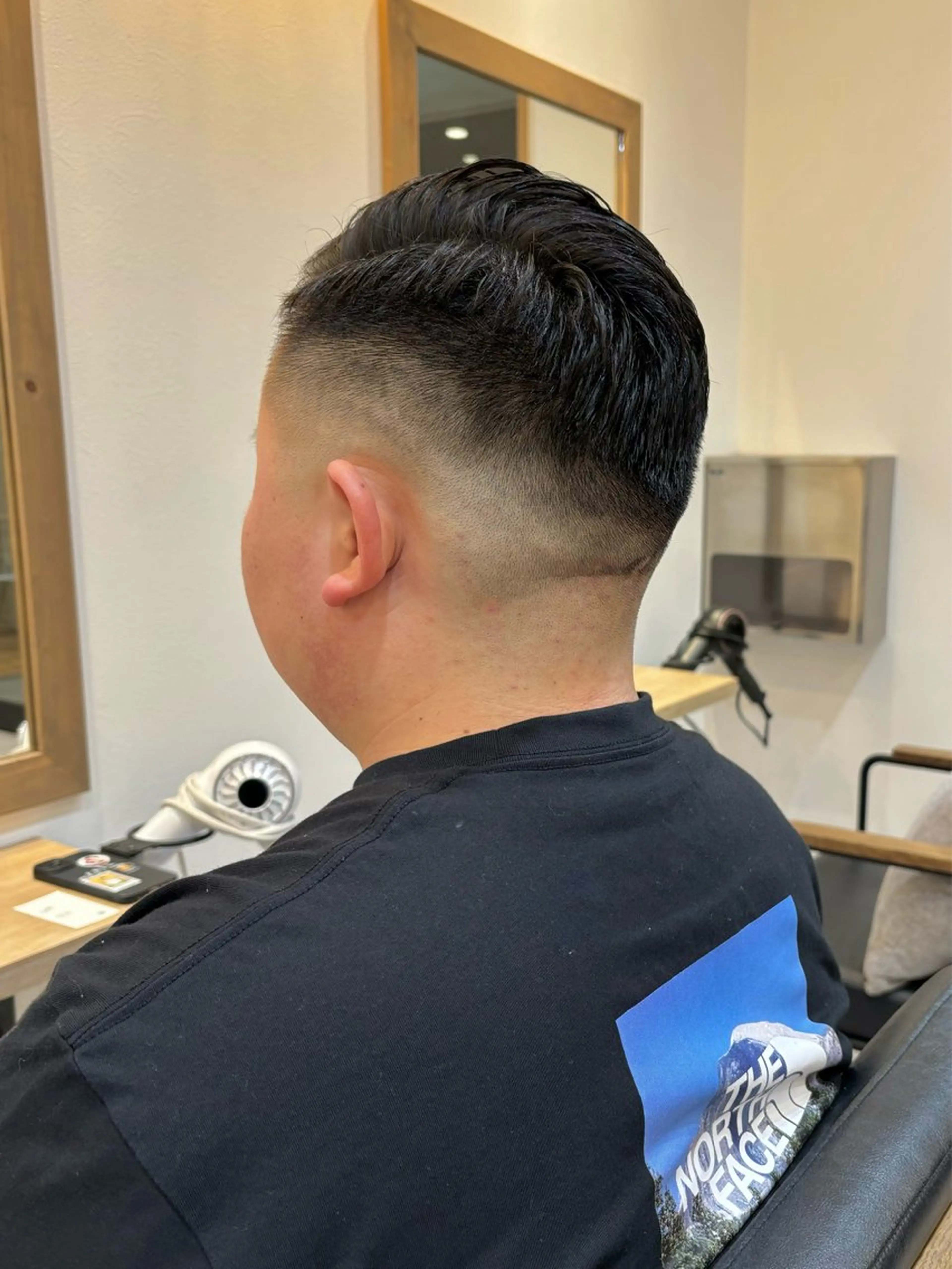 メンズ フェードカット スキンフェード 刈り上げ カット 【メンズ専門 】村斎　伶次のヘアスタイル