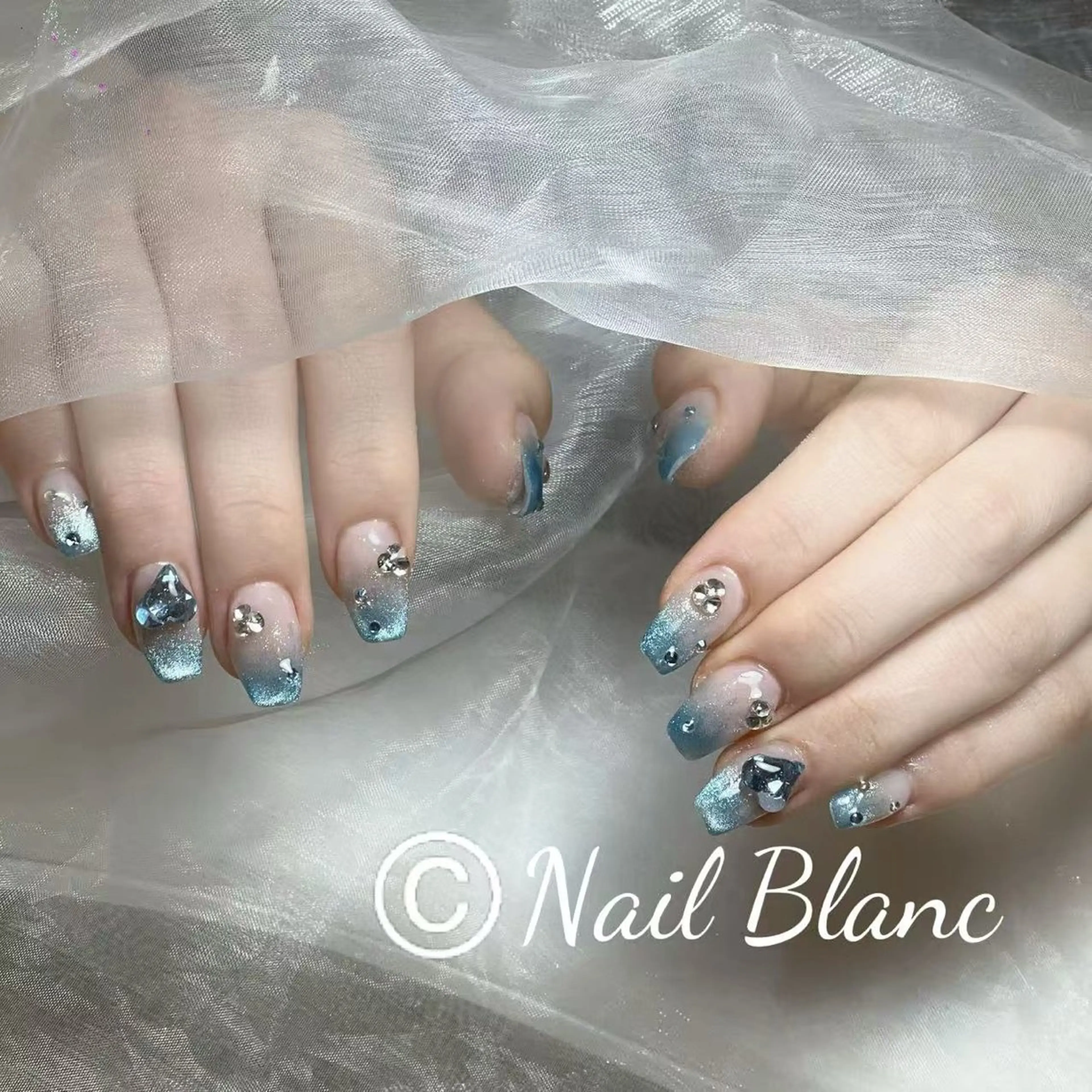 明 美のネイルデザイン