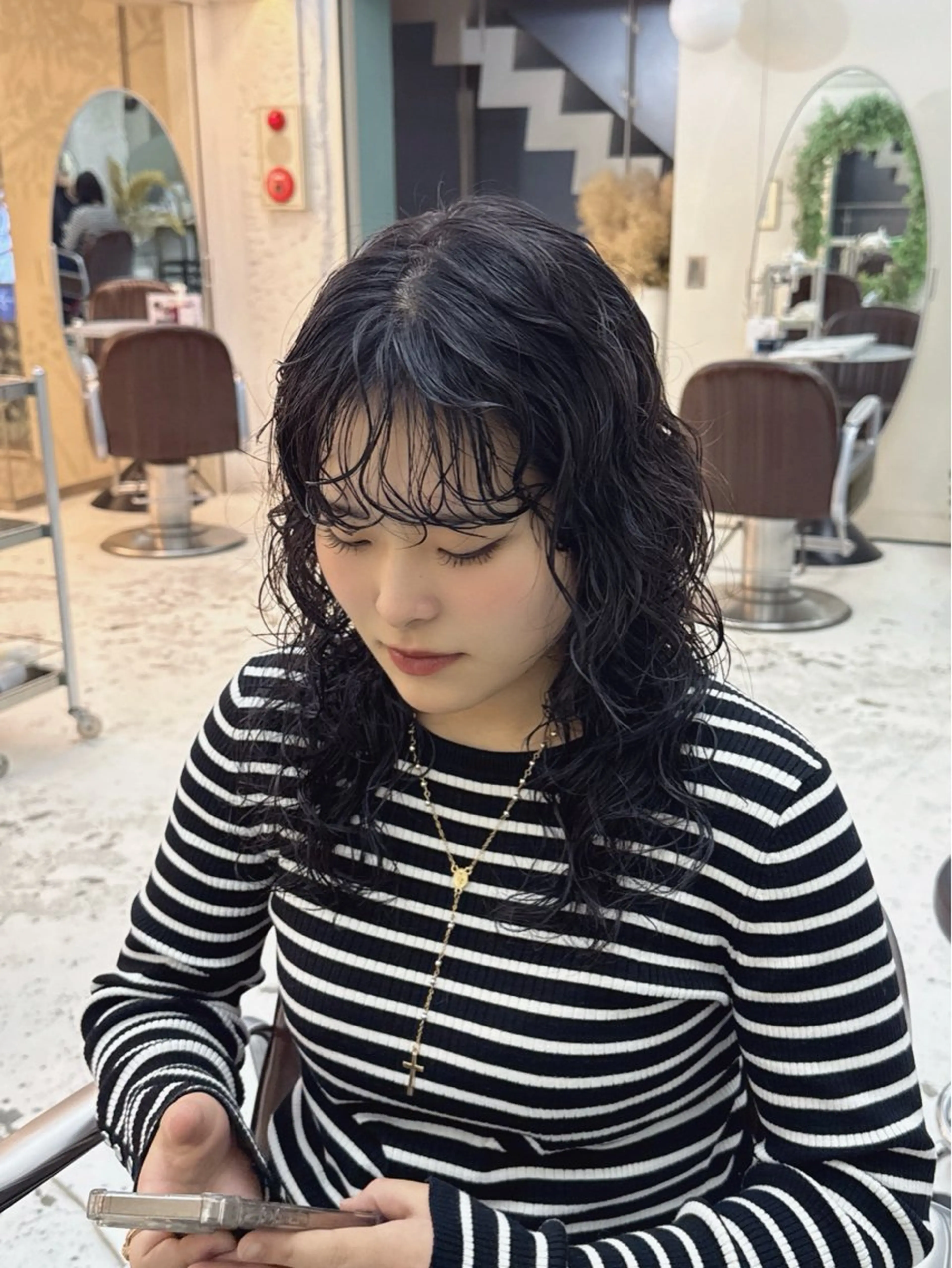 ミディアム カラー パーマ ヘアカラー オブヘア表参道店所属・Of hair 🫧 表参道　Ayanoのヘアスタイル