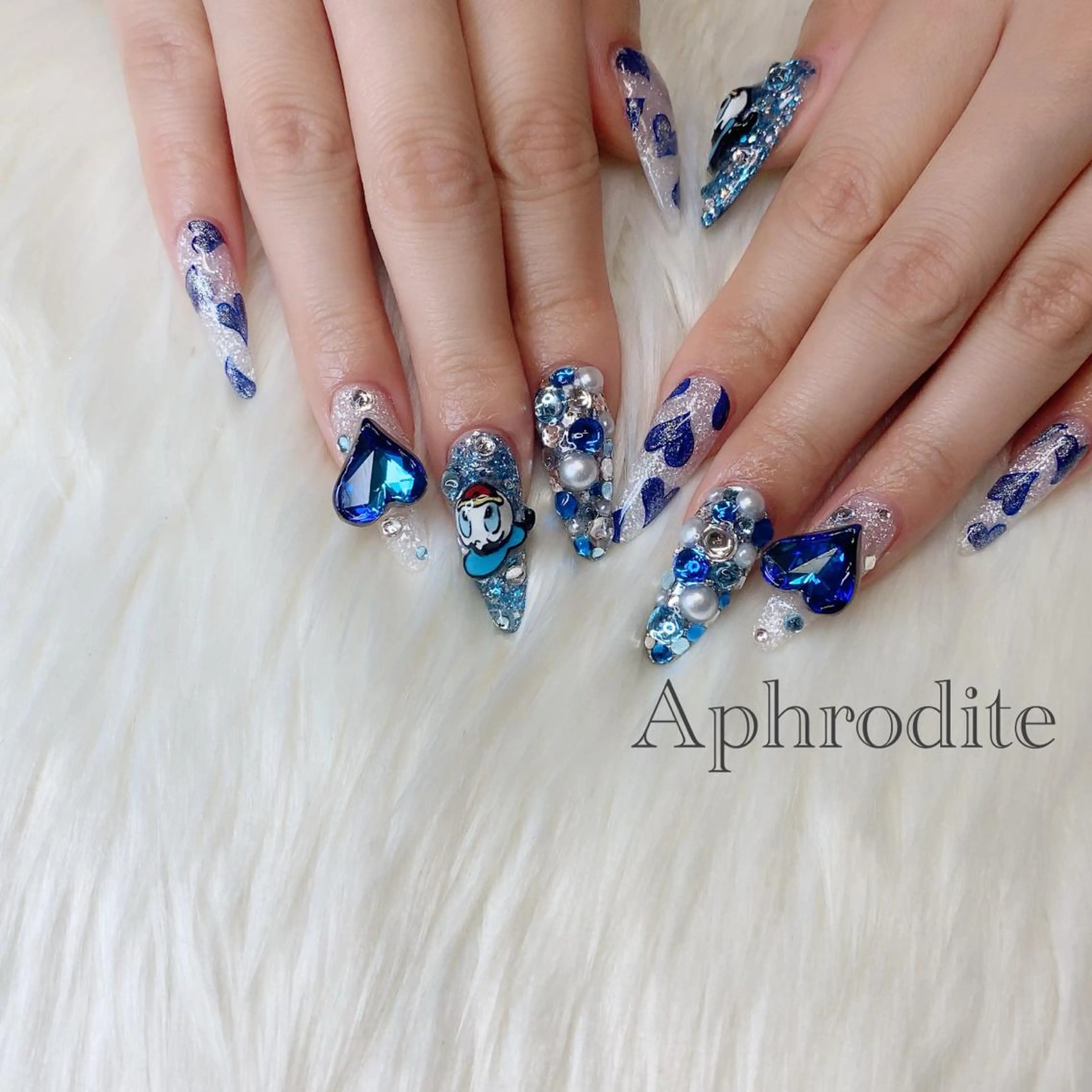 ネイル Aphrodite パラジェル認定サロンのネイルデザイン