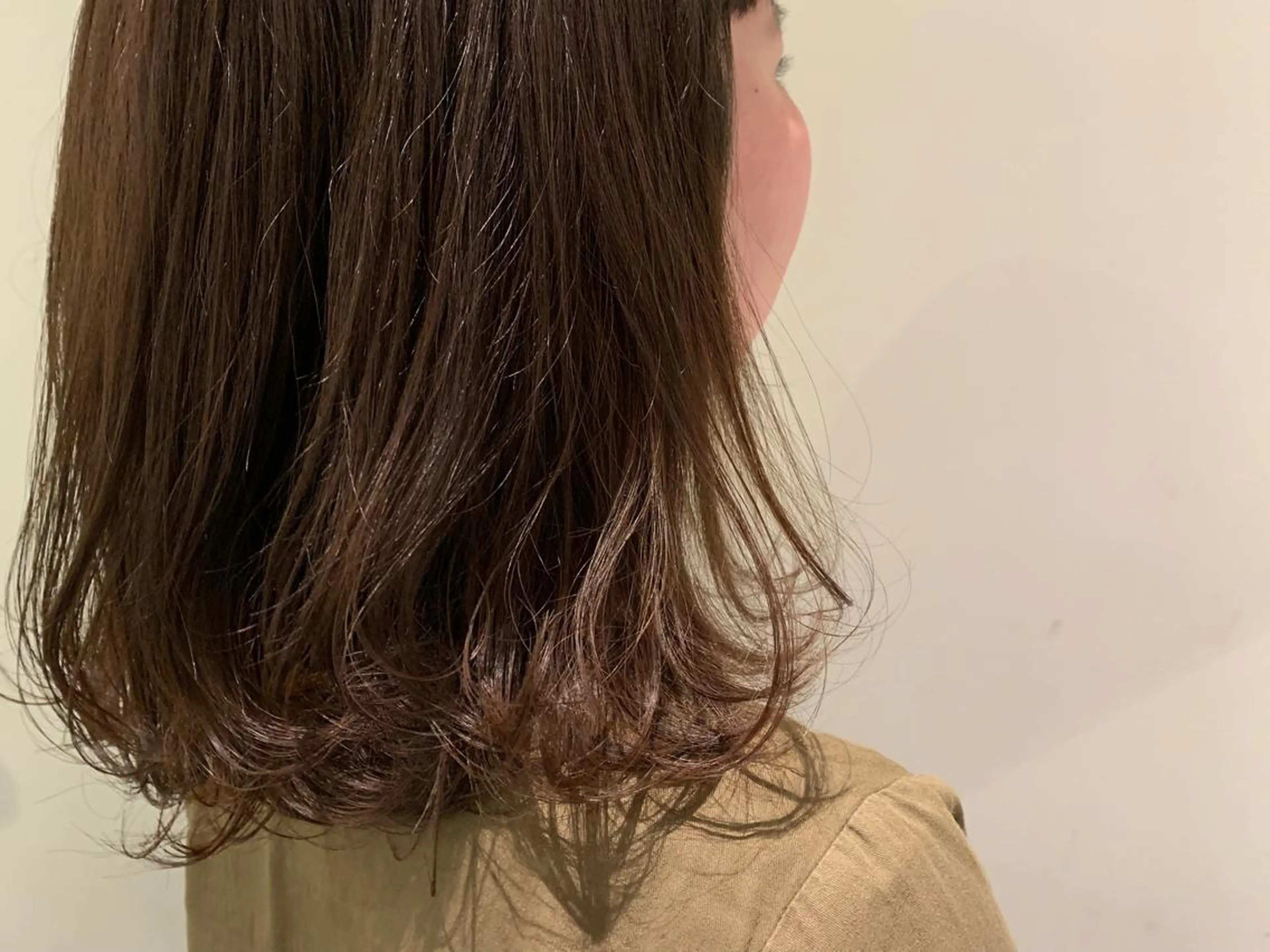 ミディアム カラー アッシュ オリーブアッシュ 野々村 朋美のヘアスタイル