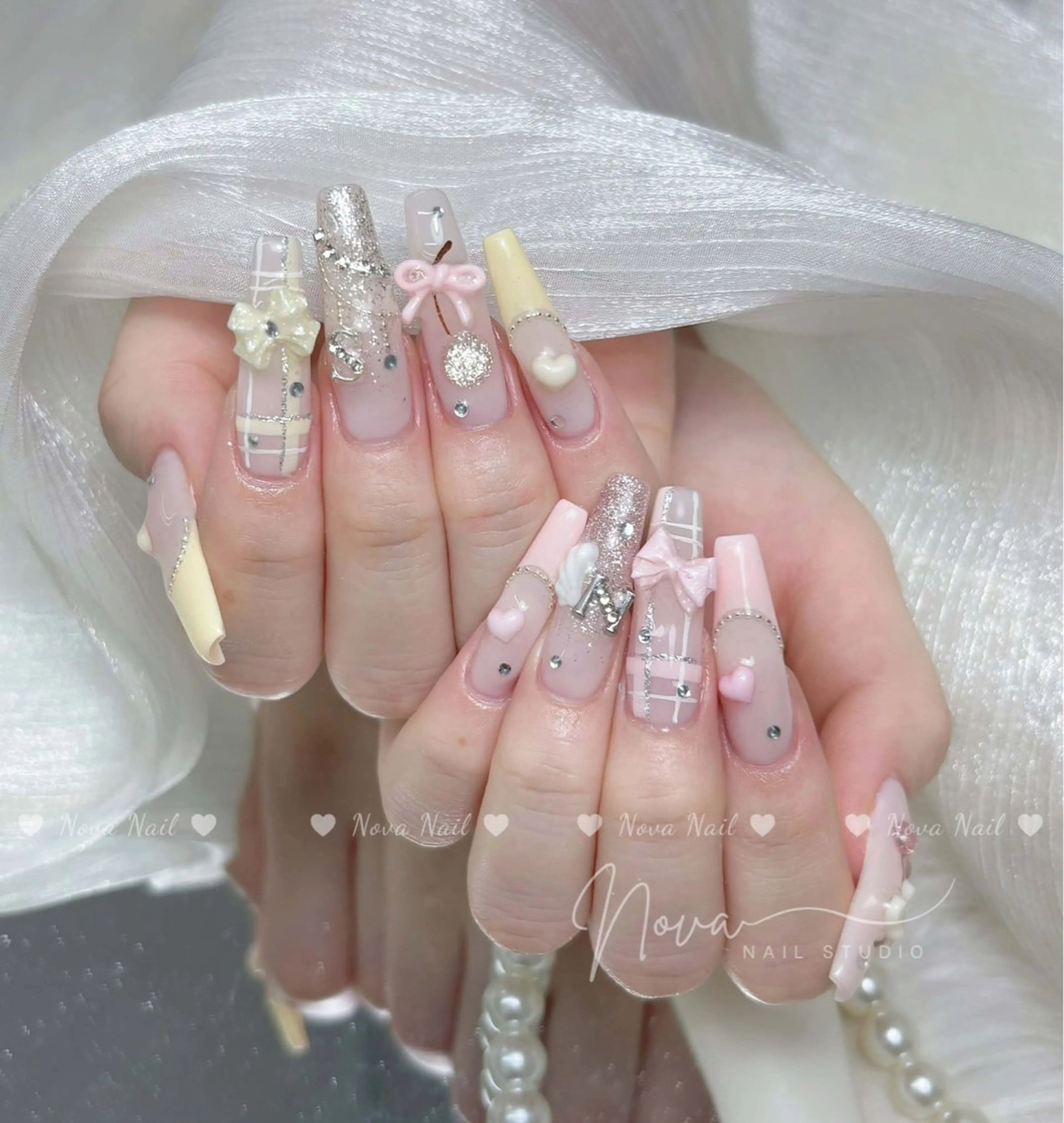 ネイル ハンドネイル ハンドケア Nova Nail Nambaのネイルデザイン