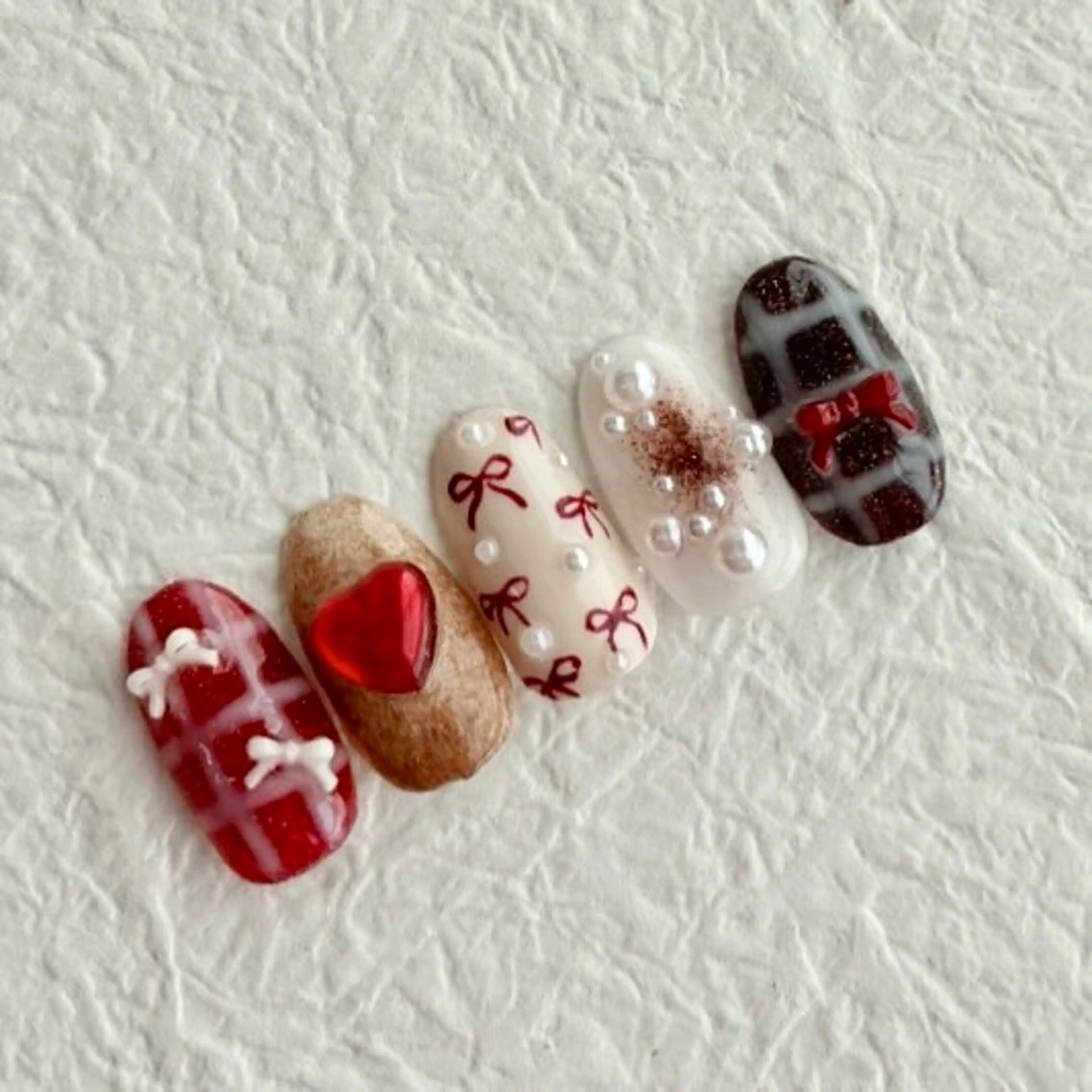 ネイル 🐈‍⬛ Minamiのネイルデザイン