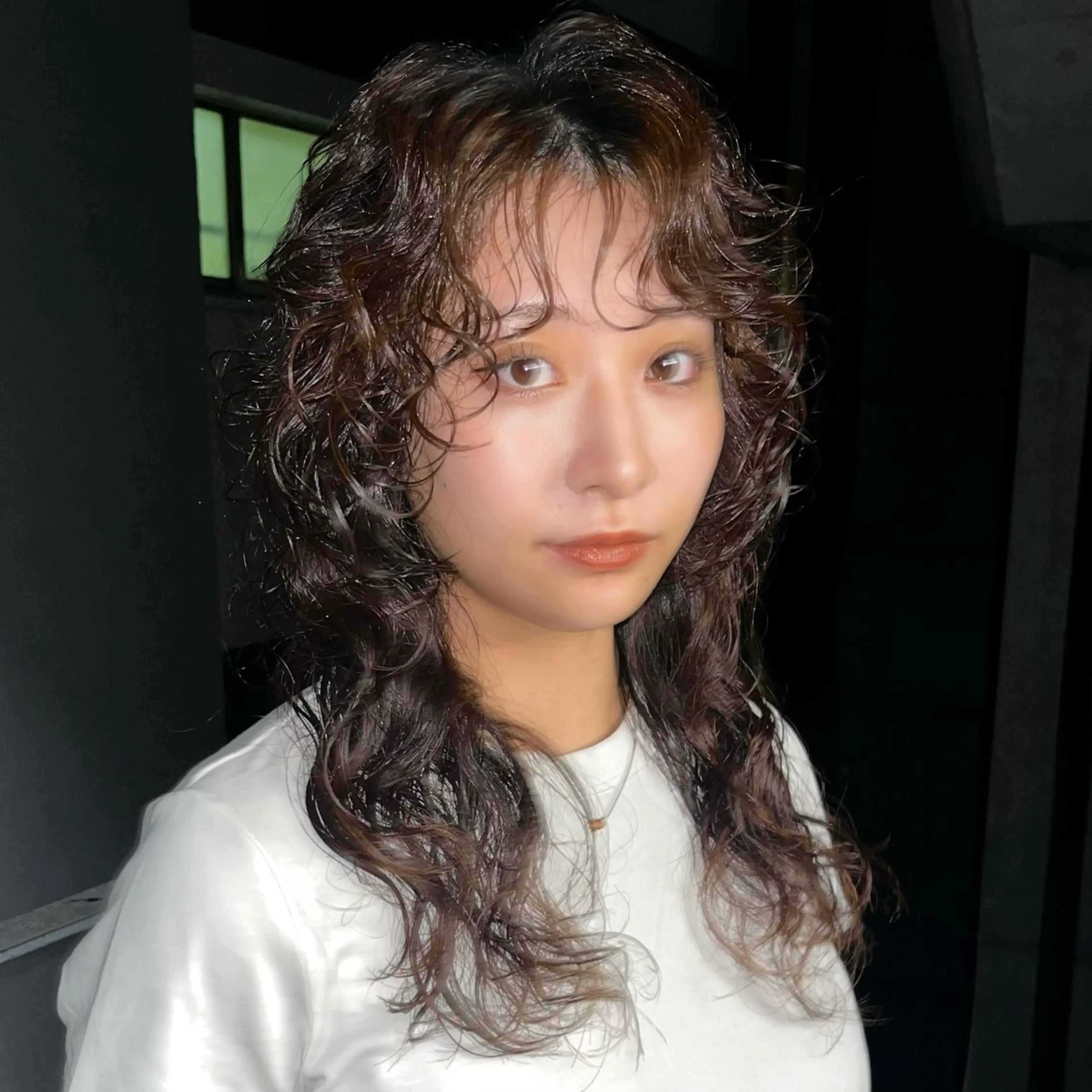 ミディアム パーマ カット パーマ ウルフとデザイン カラーの神のヘアスタイル