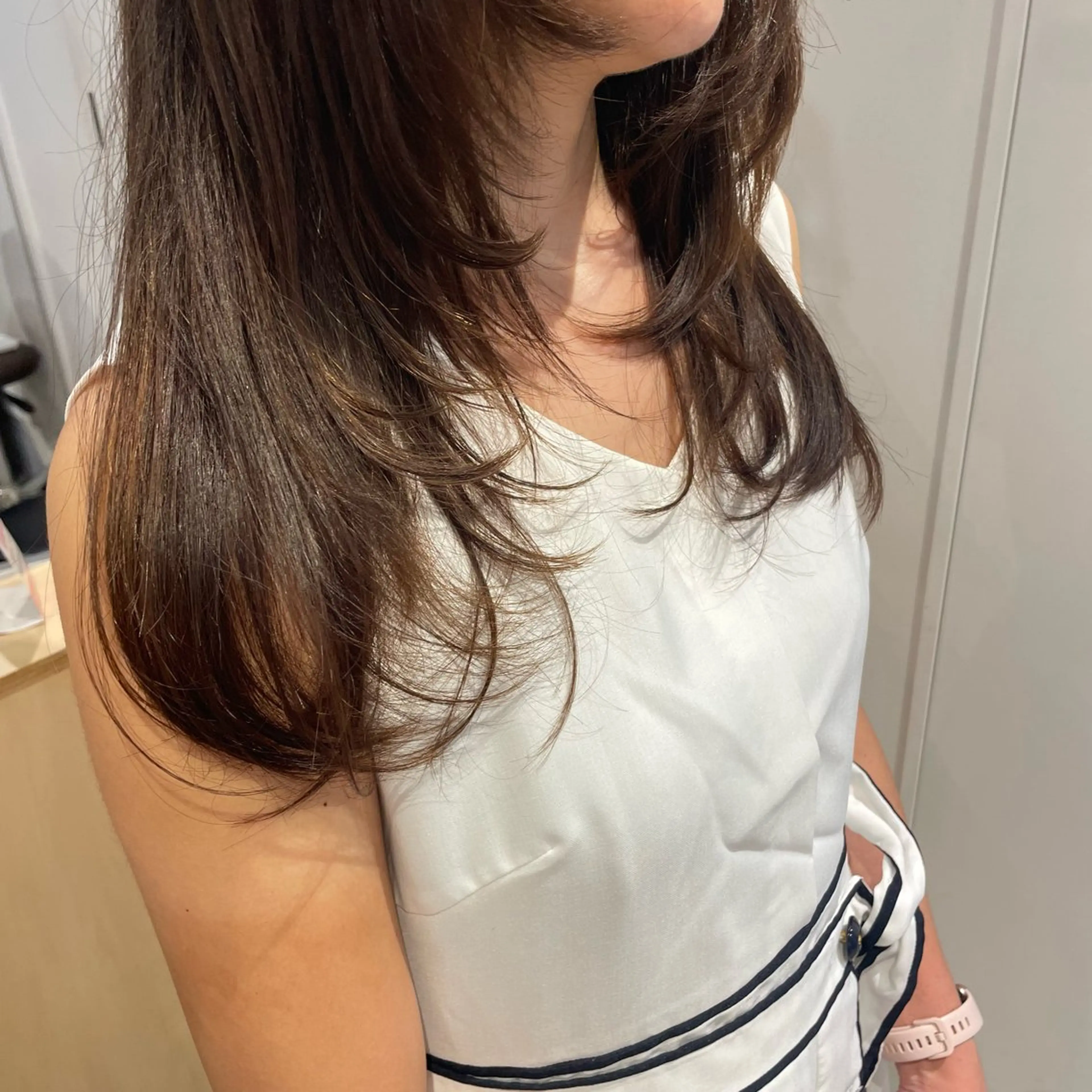 ロング レイヤーカット 青木 咲歩のヘアスタイル