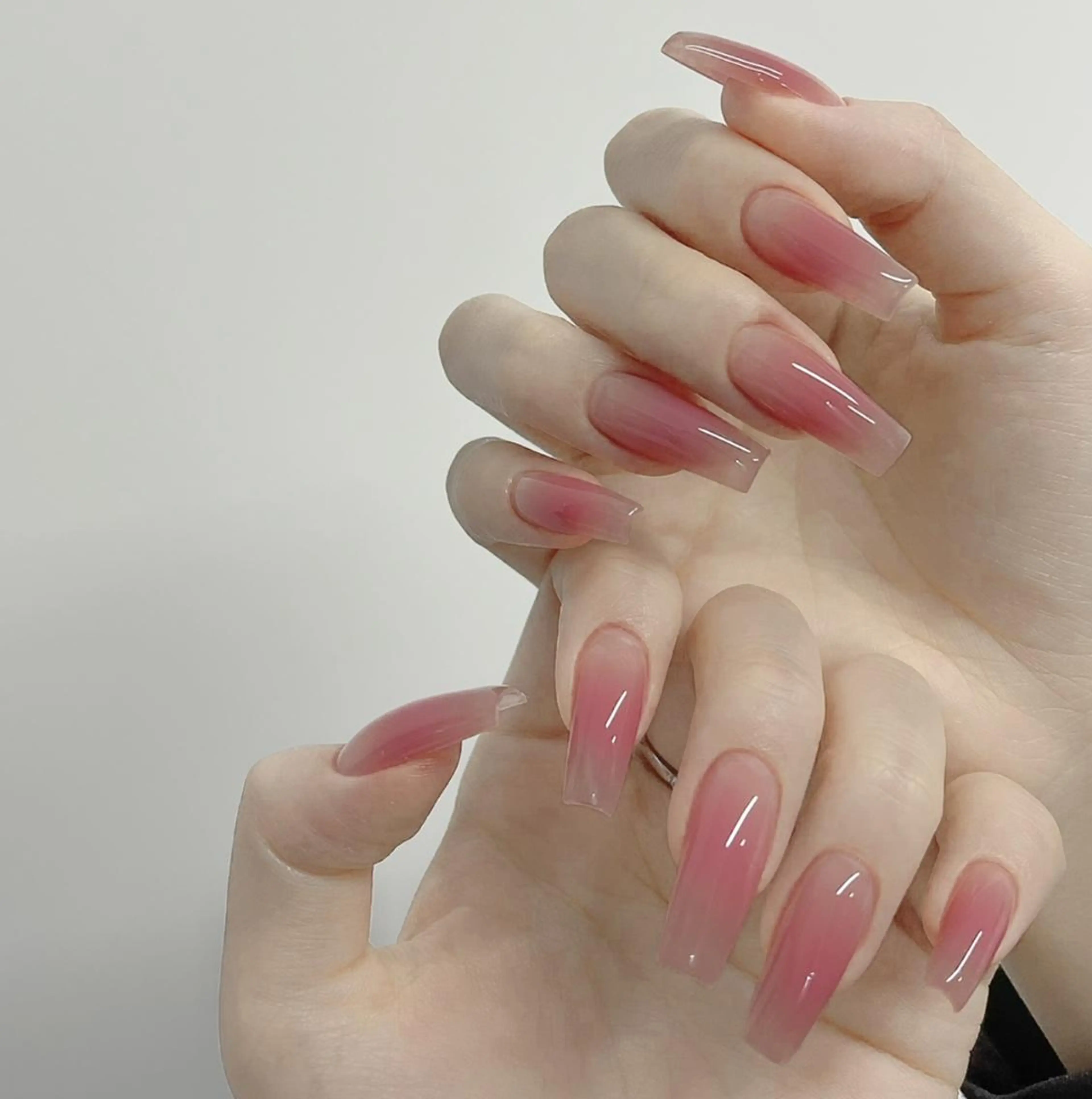 ネイル アートネイル 長さ出し ネイルチップ 💗キラネイル💗 モチ最高のネイルデザイン