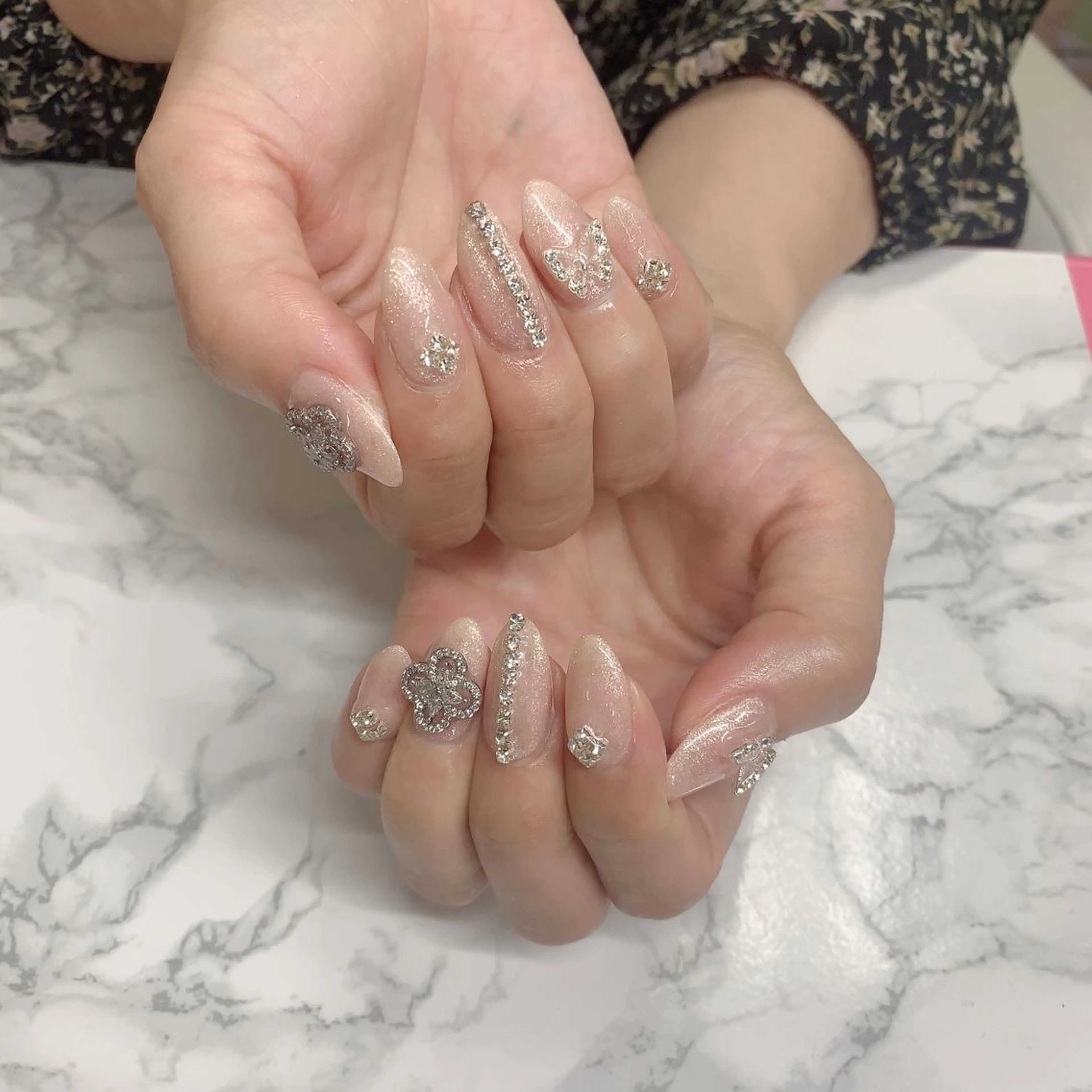 ネイル はな💎ネイル ワンホン、長さ出しのネイルデザイン