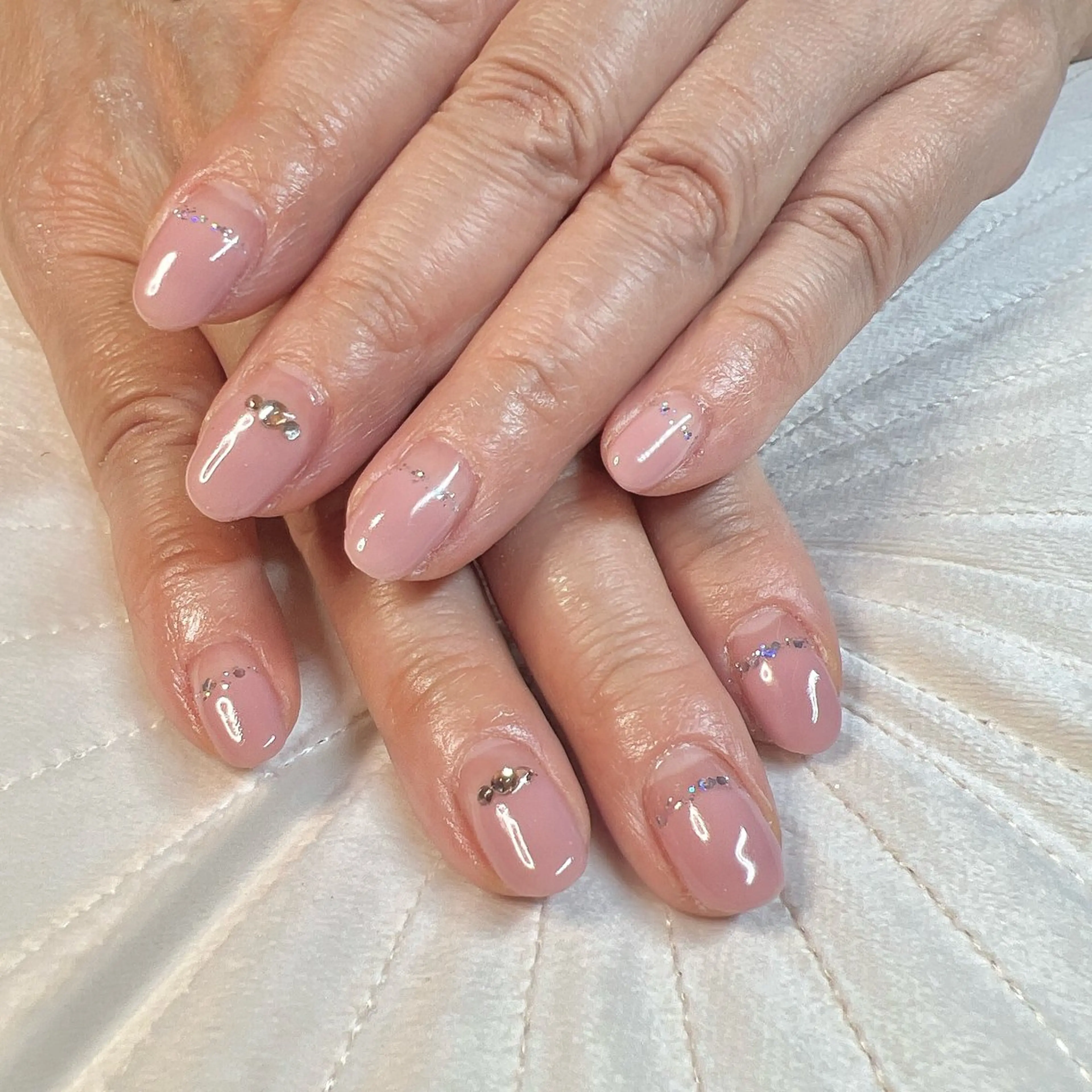 ネイル キャンアイドレッシー六本木店所属・MIKA／耳ツボ ／マグネットネイルのネイルデザイン