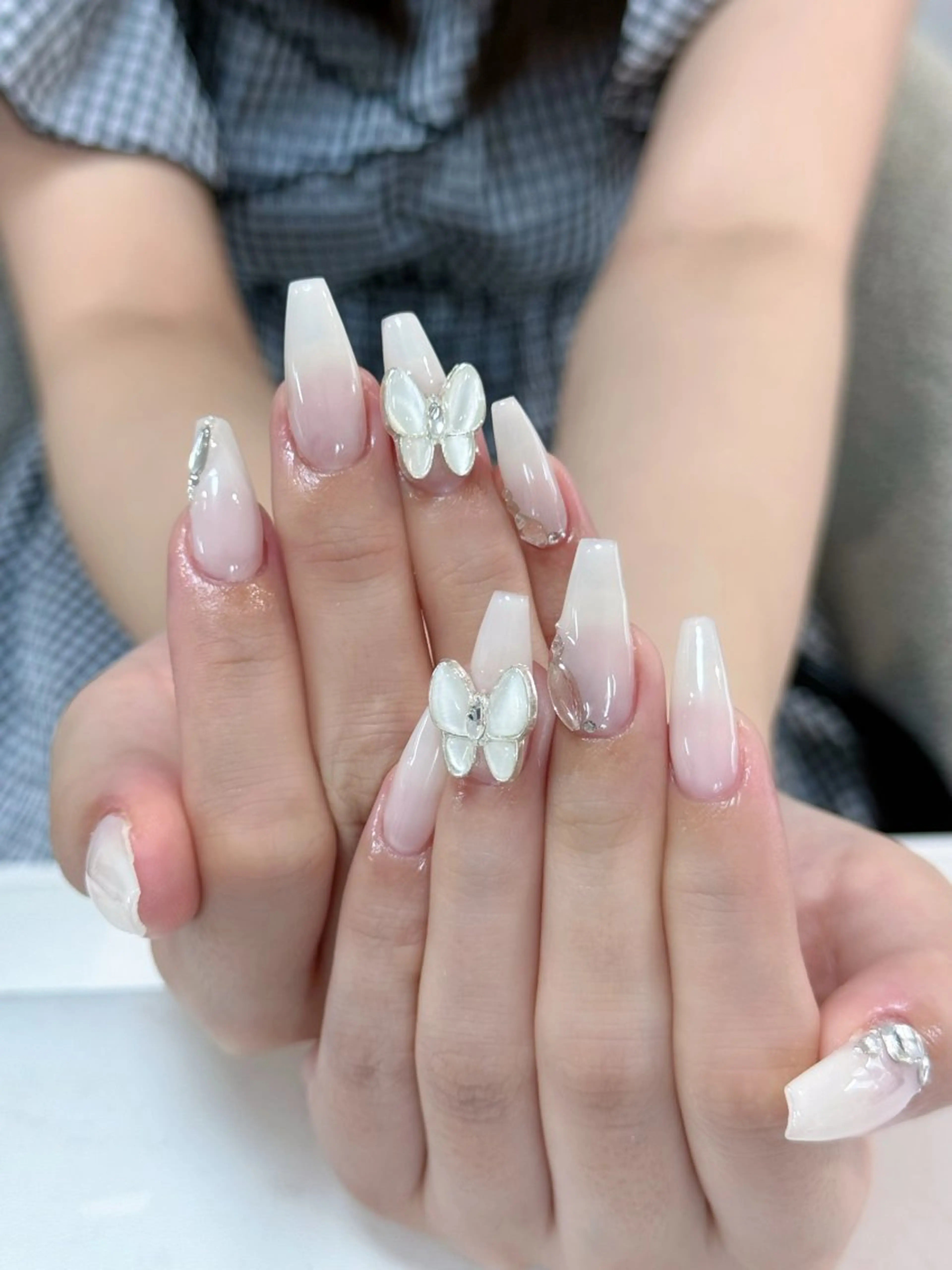 ネイル フレンチネイル ジェルネイル キラキラネイル 韓国ネイル マグネットネイル ハンドネイル Julli NailStudioのネイルデザイン