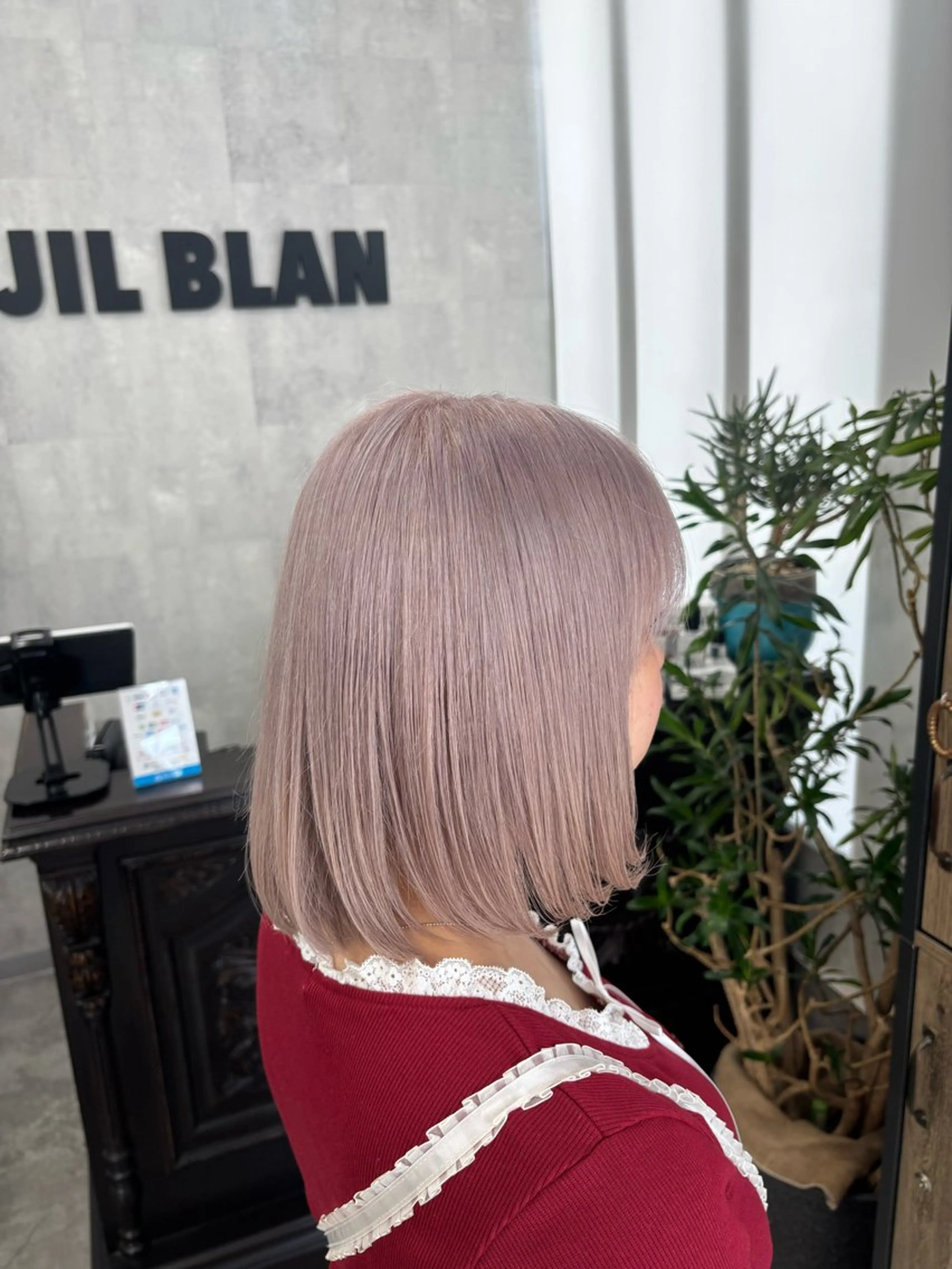 カラー ブリーチ 市毛 結菜のヘアスタイル