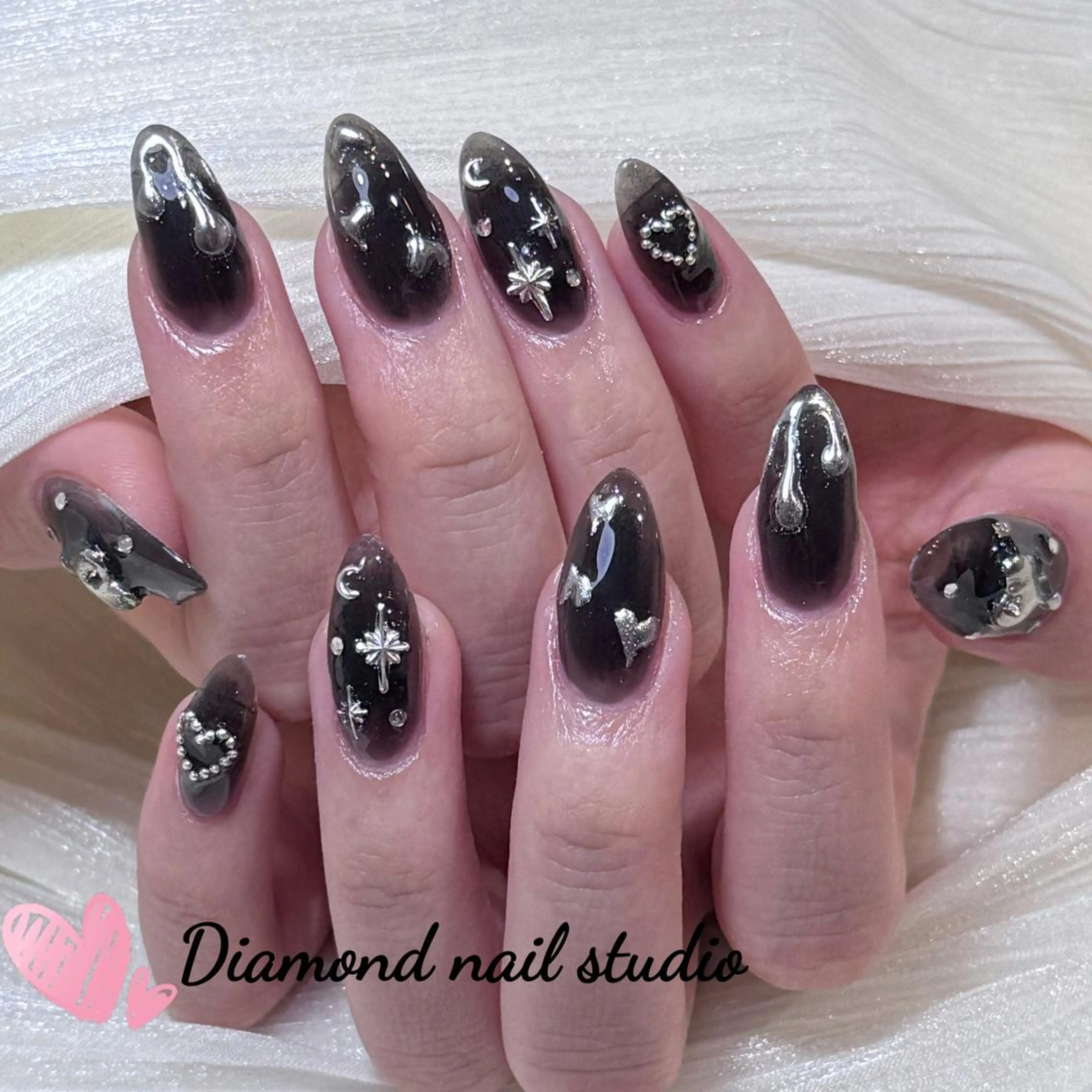 ネイル アートネイル オーロラネイル ガーリー キラキラネイル マグネットネイル ハンドネイル DIAMOND 💅のネイルデザイン