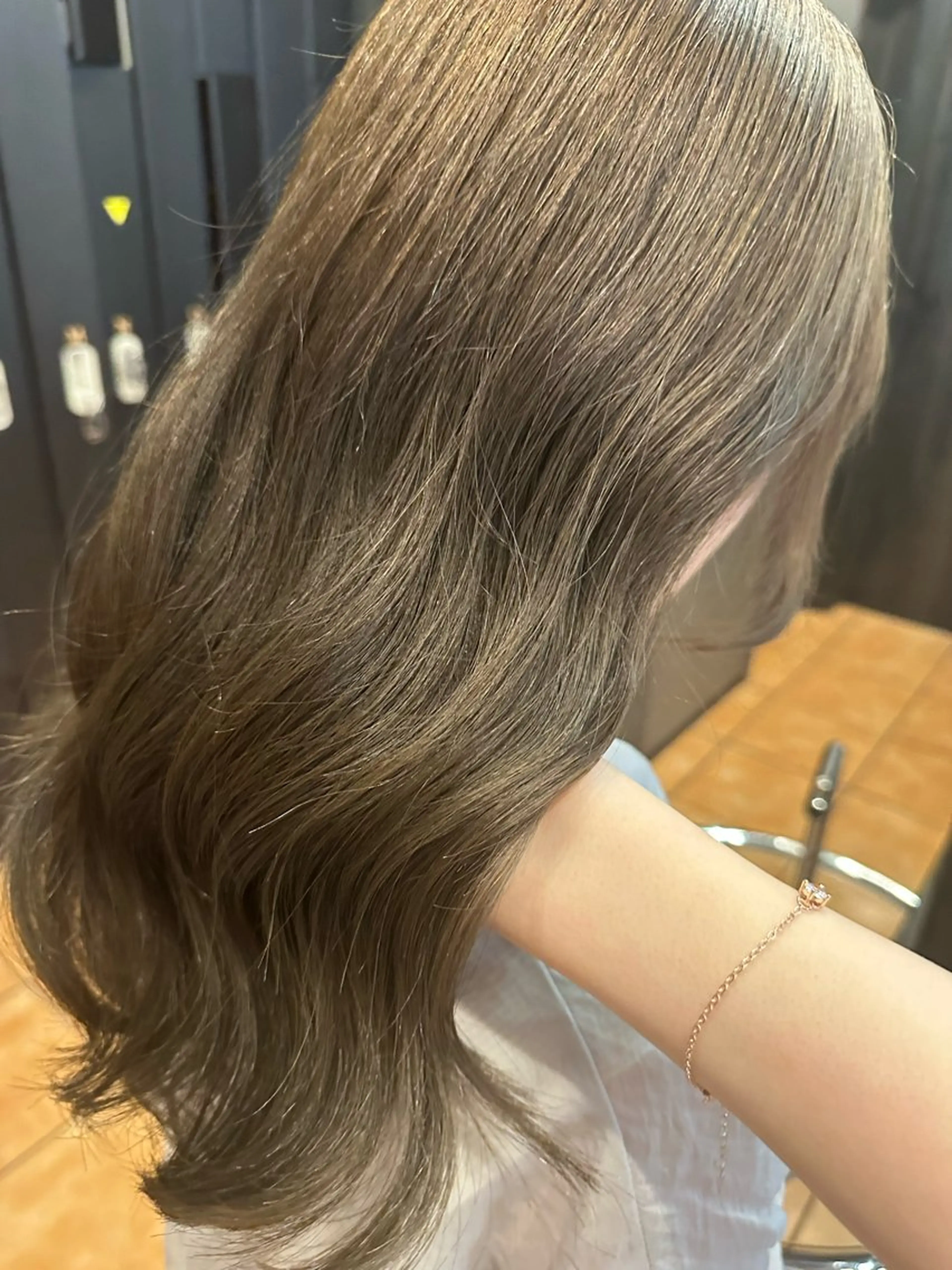 ロング カラー ヘアアレンジ ベージュカラー ブリーチ ブリーチなしカラー オリーブベージュ Cloe 梅田所属・🌼北口 絢🌼のヘアスタイル