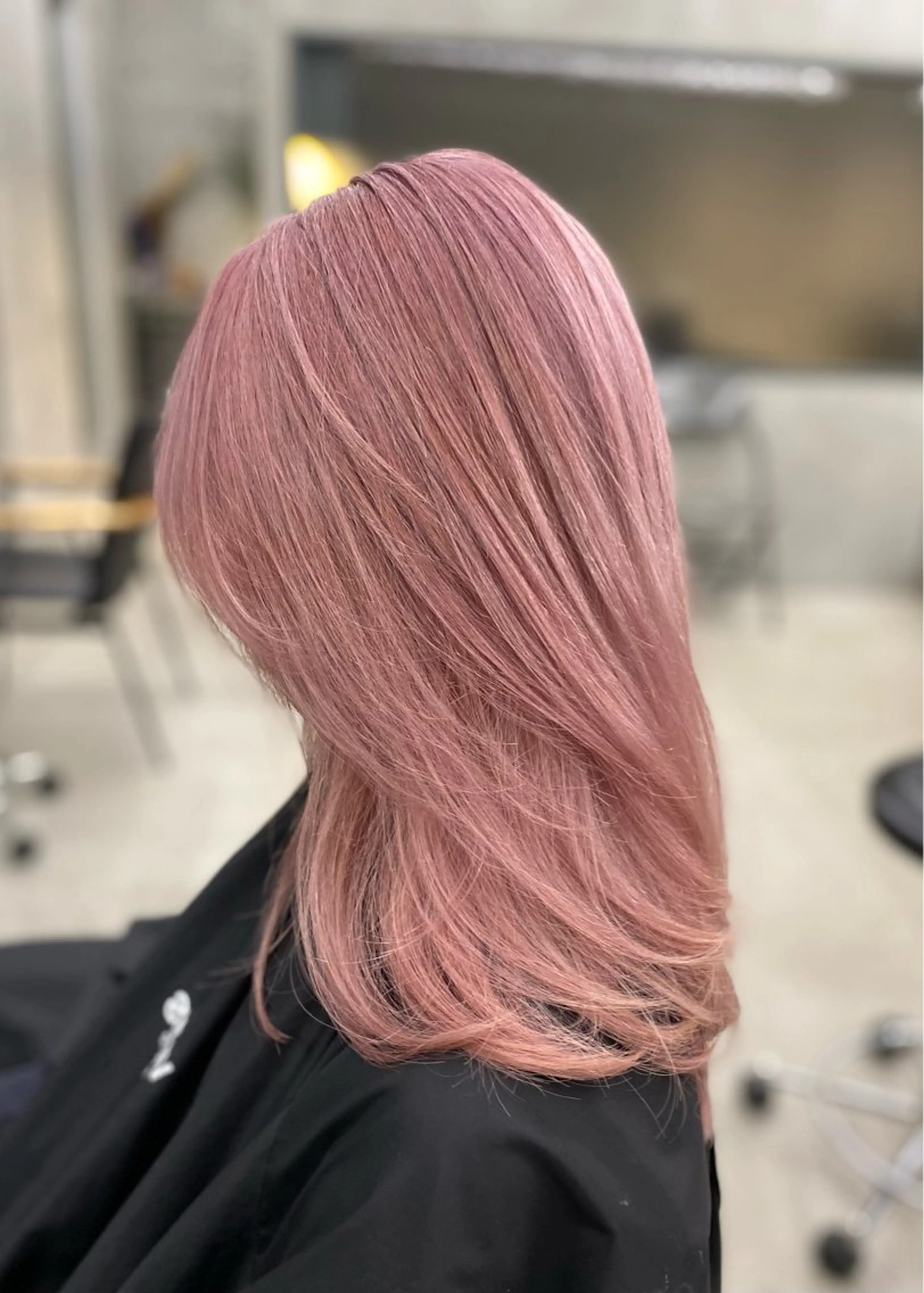 ミディアム カラー ヘアアレンジ ベージュカラー ピンクカラー ピンクベージュ mina 🌷のヘアスタイル