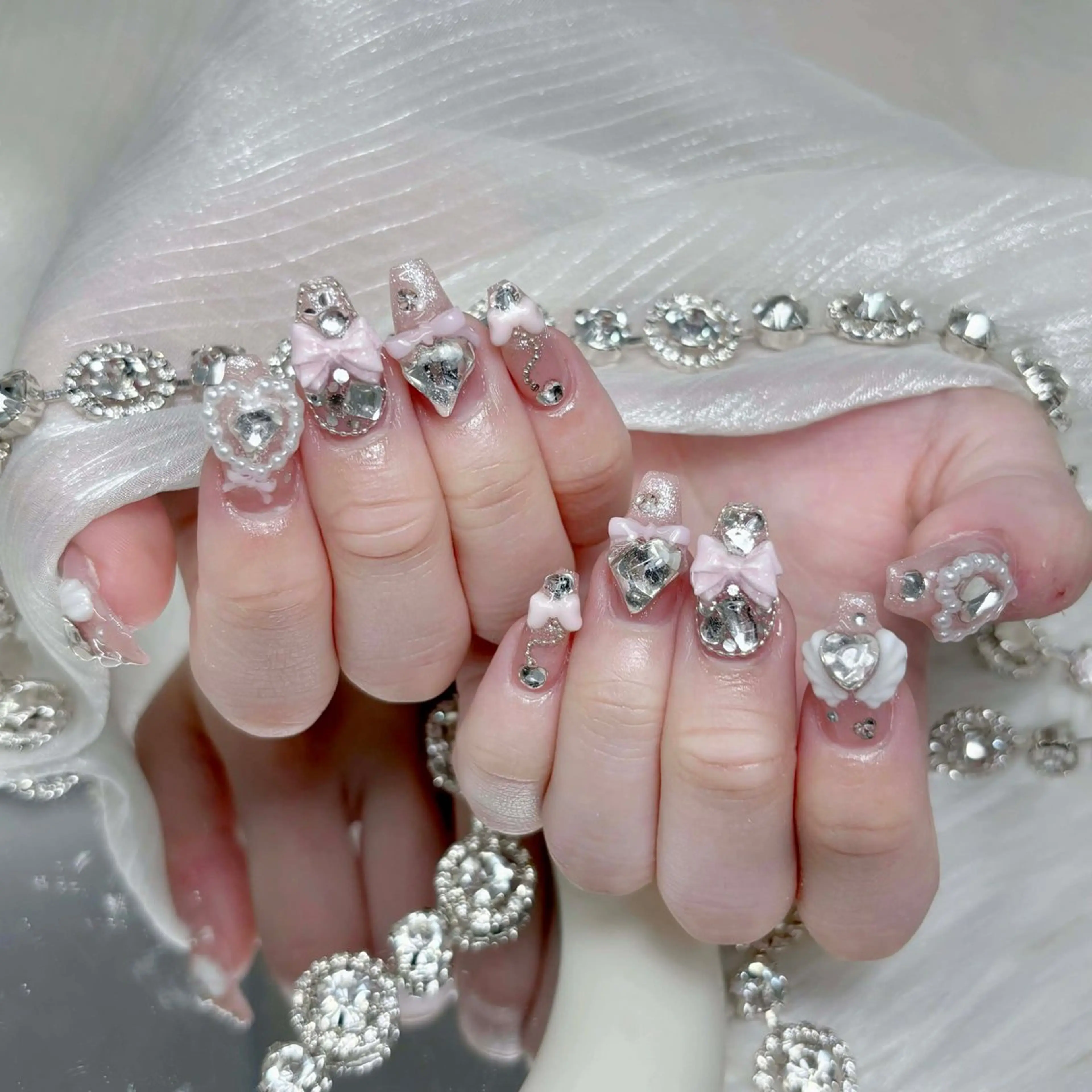 ネイル ハンドネイル ハンドケア いちご chan novaのネイルデザイン