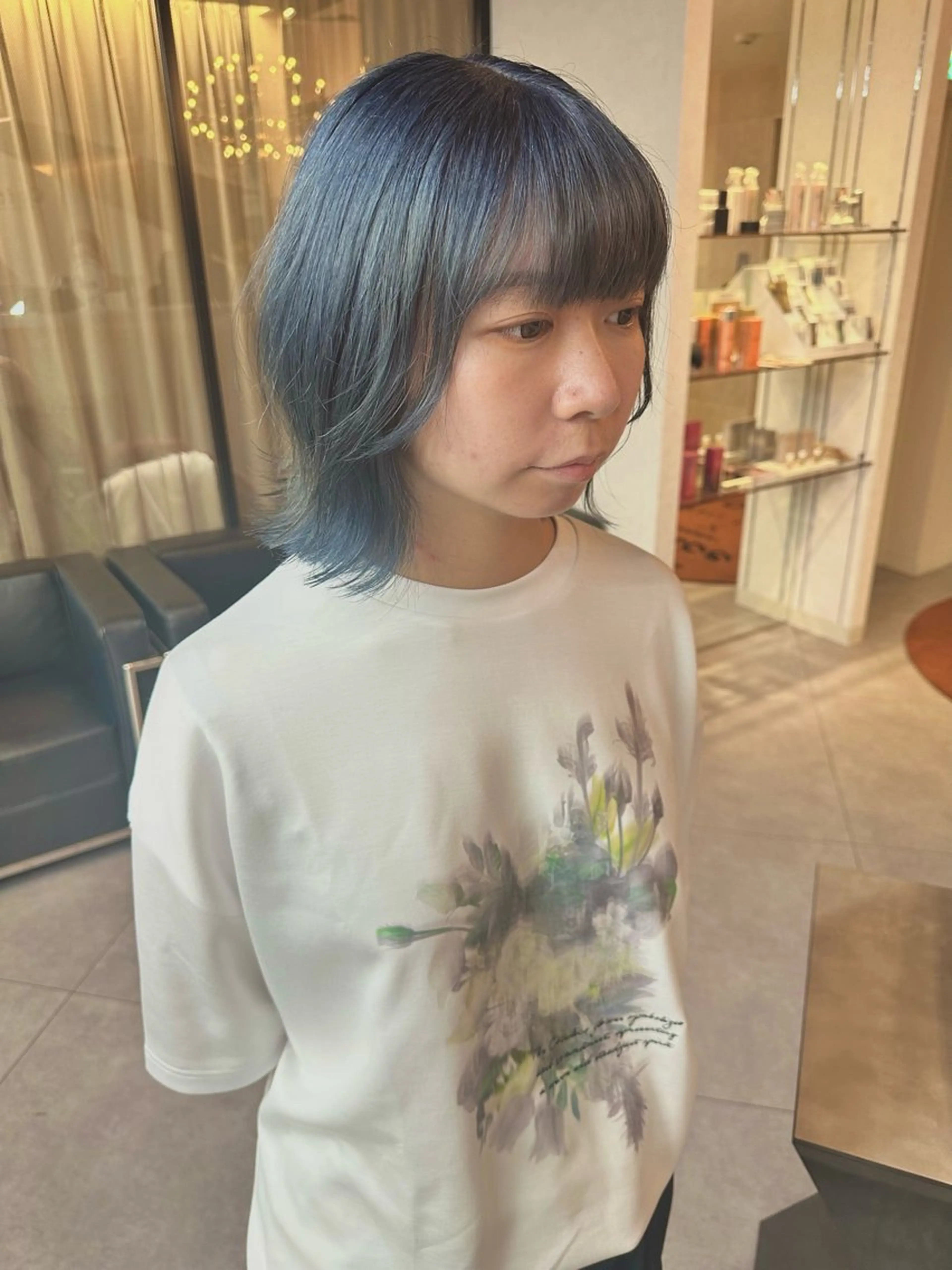 ショート カラー パーマ ヘアアレンジ ウルフとハイトーン みっちー✂️のヘアスタイル