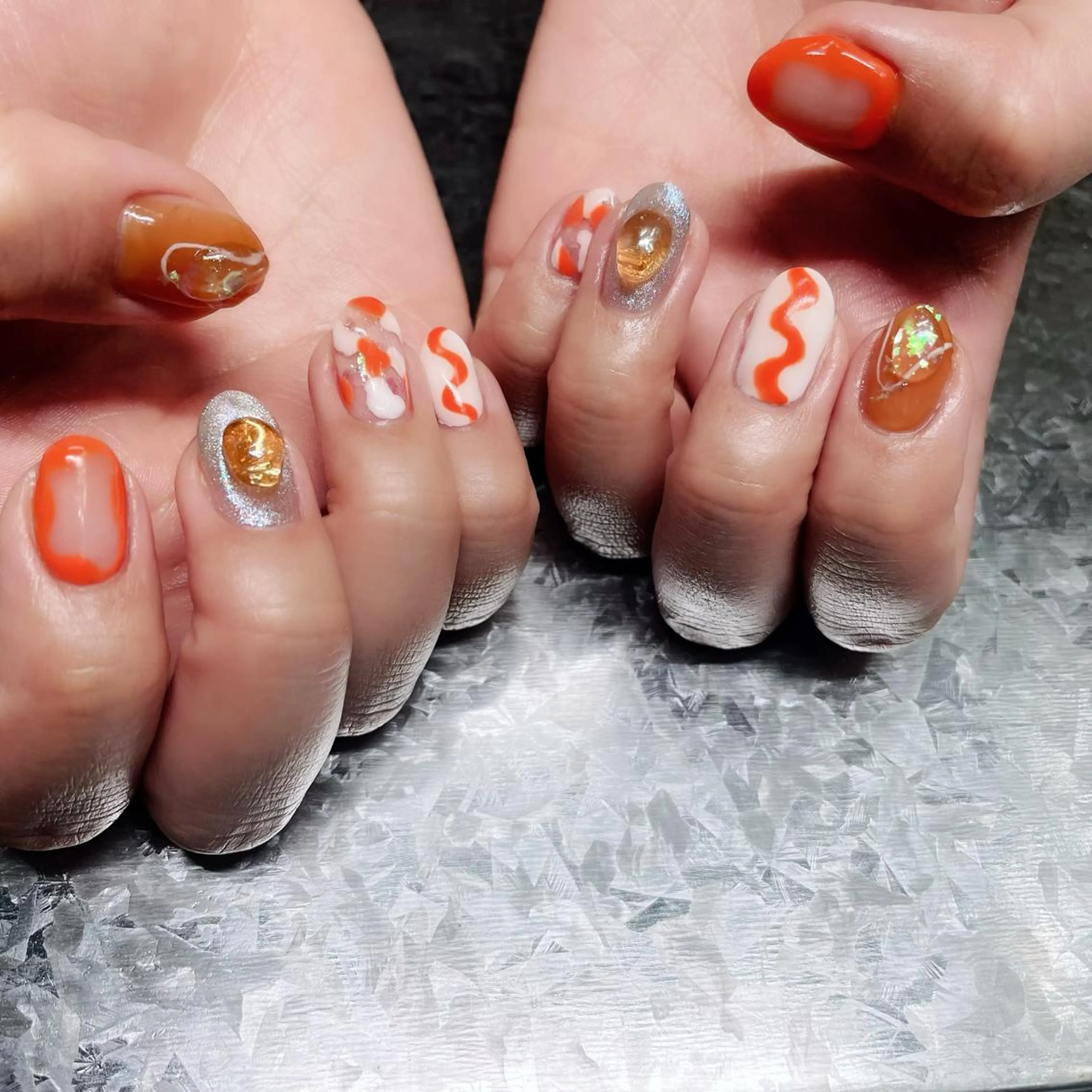 ネイル オーロラネイル 氷ネイル・うるうるネイル 韓国ネイル マグネットネイル ミラーネイル ハンドネイル VOLLMOND nailのネイルデザイン