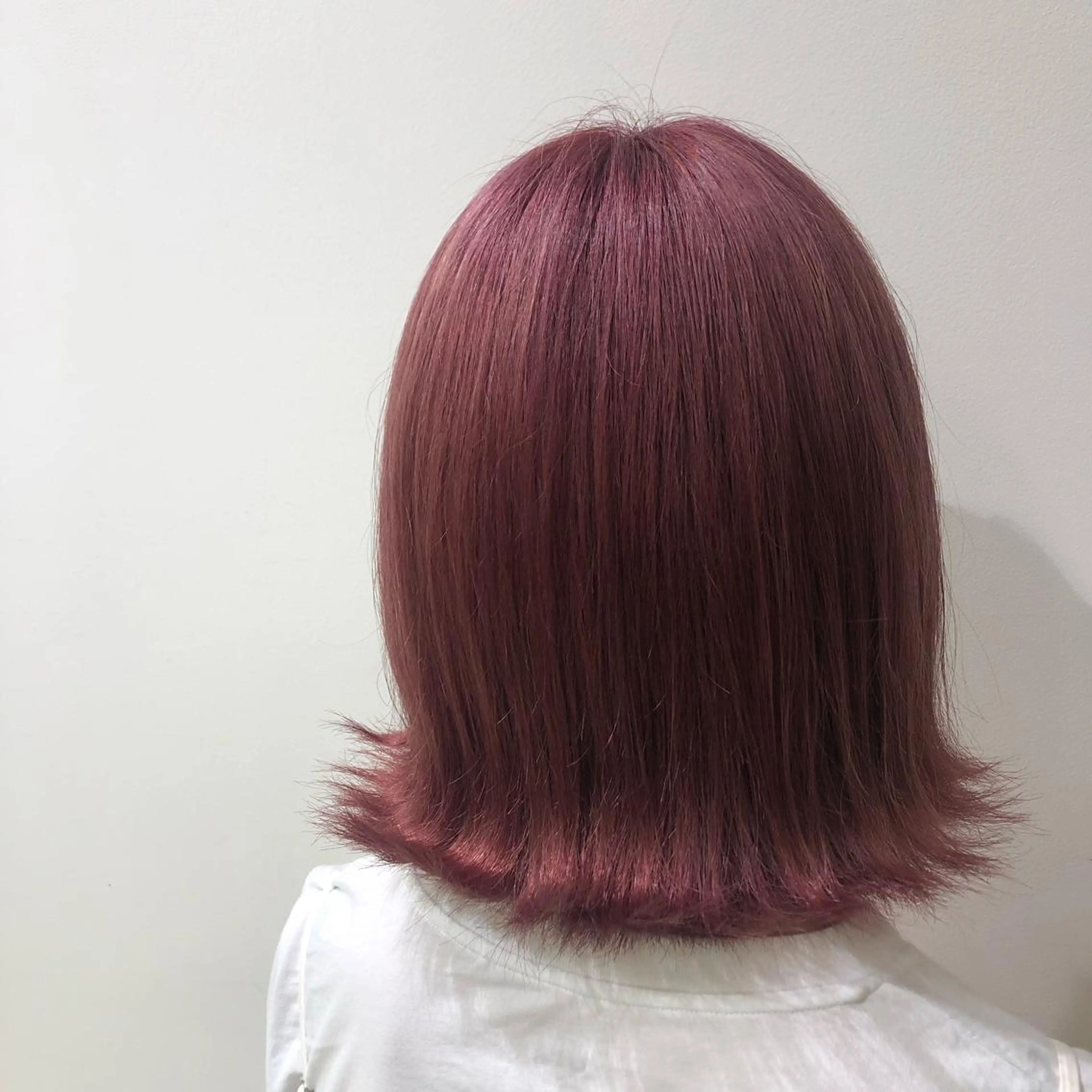 ミディアム カラー ブリーチ カシス ピンクカラー 透明感カラー🩵 mioのヘアスタイル