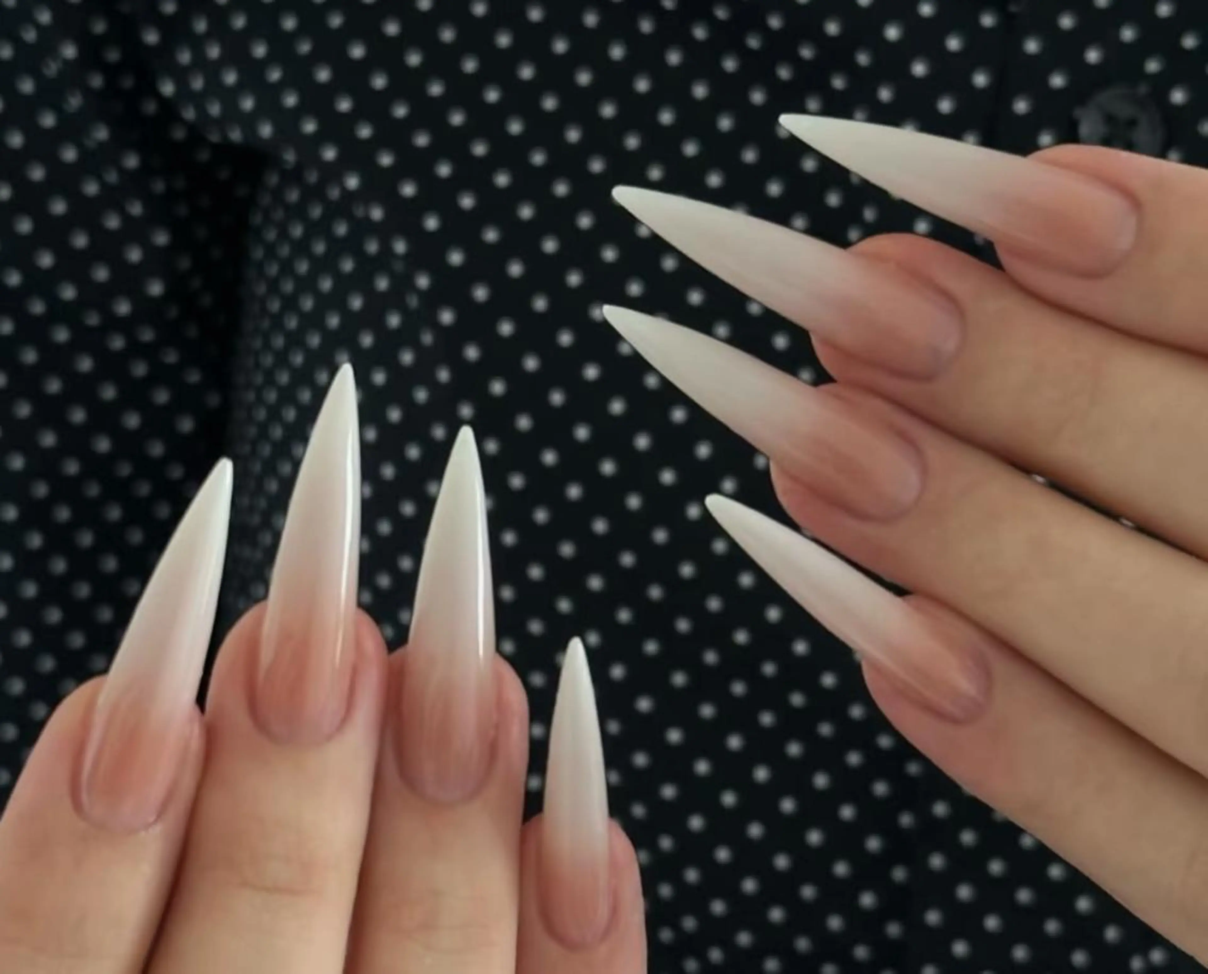 ネイル ハンドネイル 🎀 Ayaka_nailのネイルデザイン