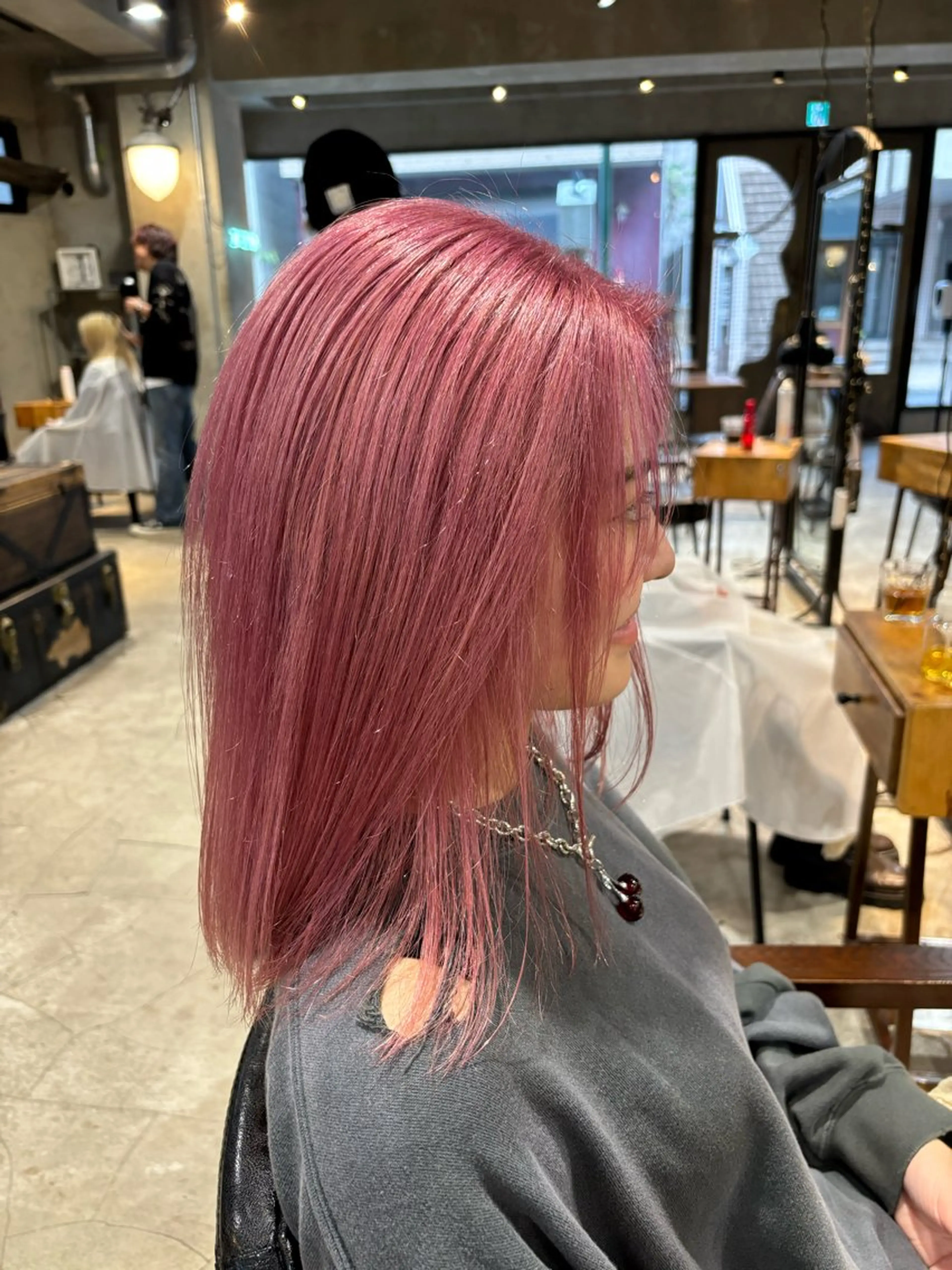 ミディアム ヘアカラー トリートメント ヘッドスパ 派手髪/ハイトーン RIN🩵ྀིのヘアスタイル