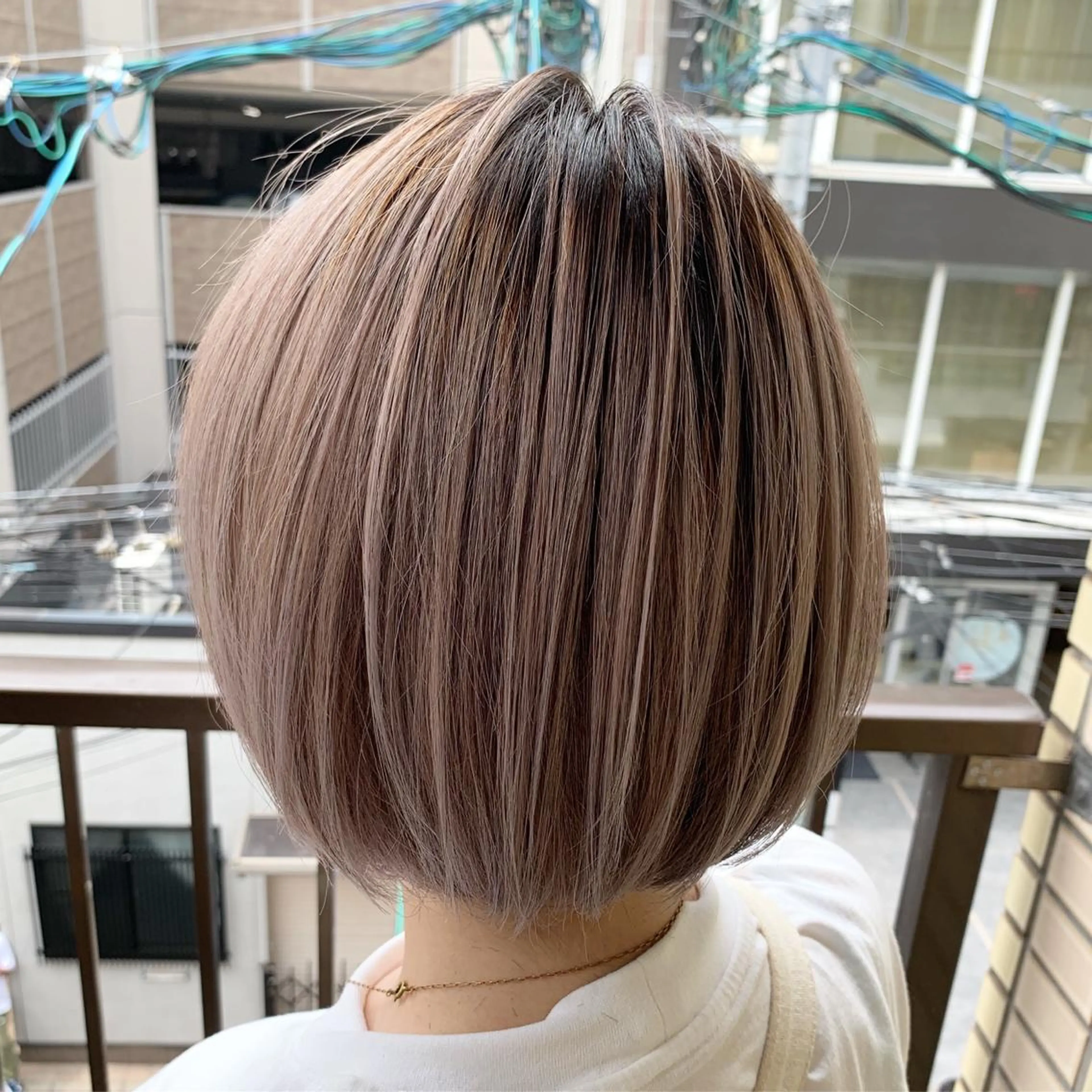 ショート カラー ブリーチ 渡辺 健太のヘアスタイル
