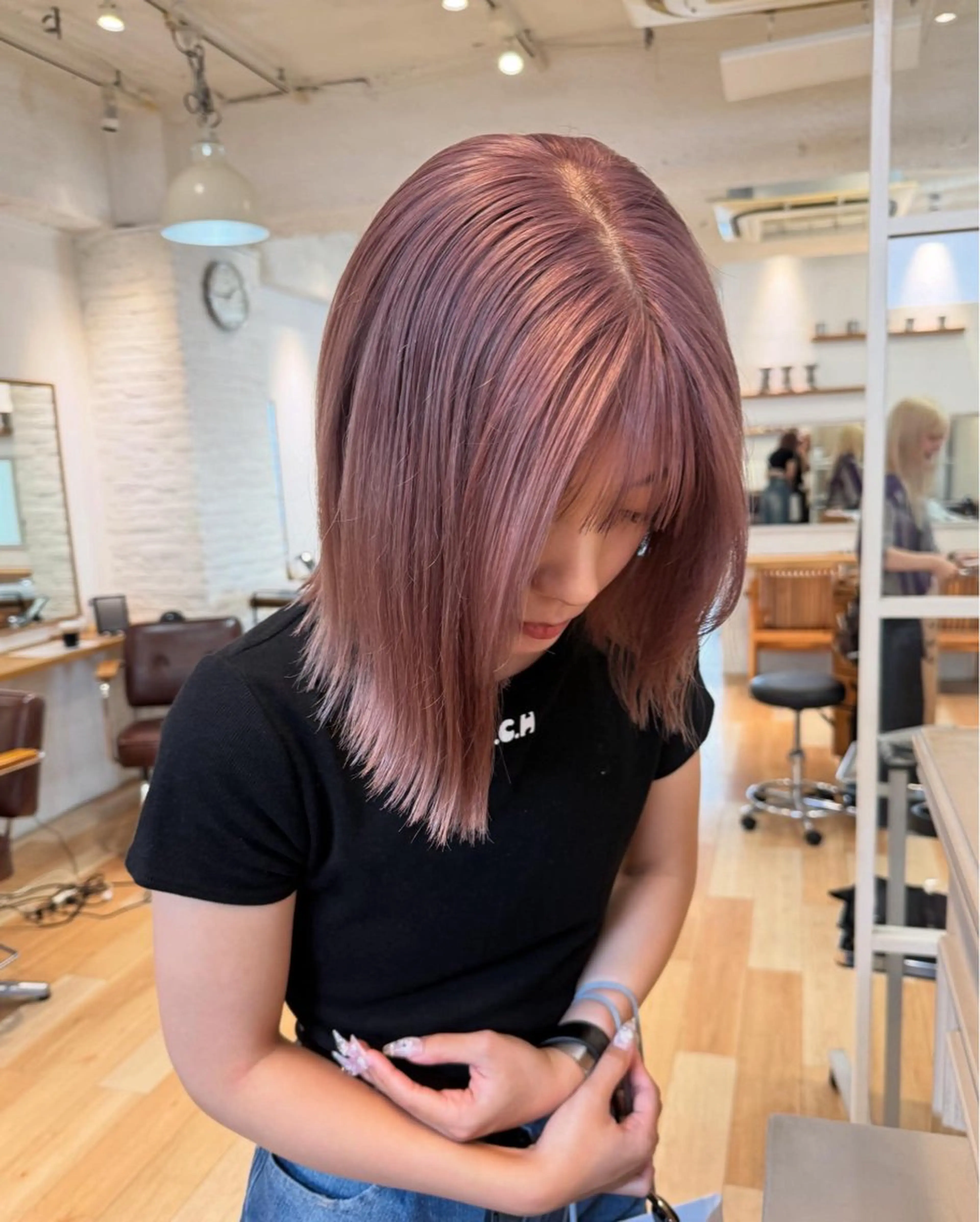 ミディアム カラー ミルクティー× グレージュMOMOのヘアスタイル