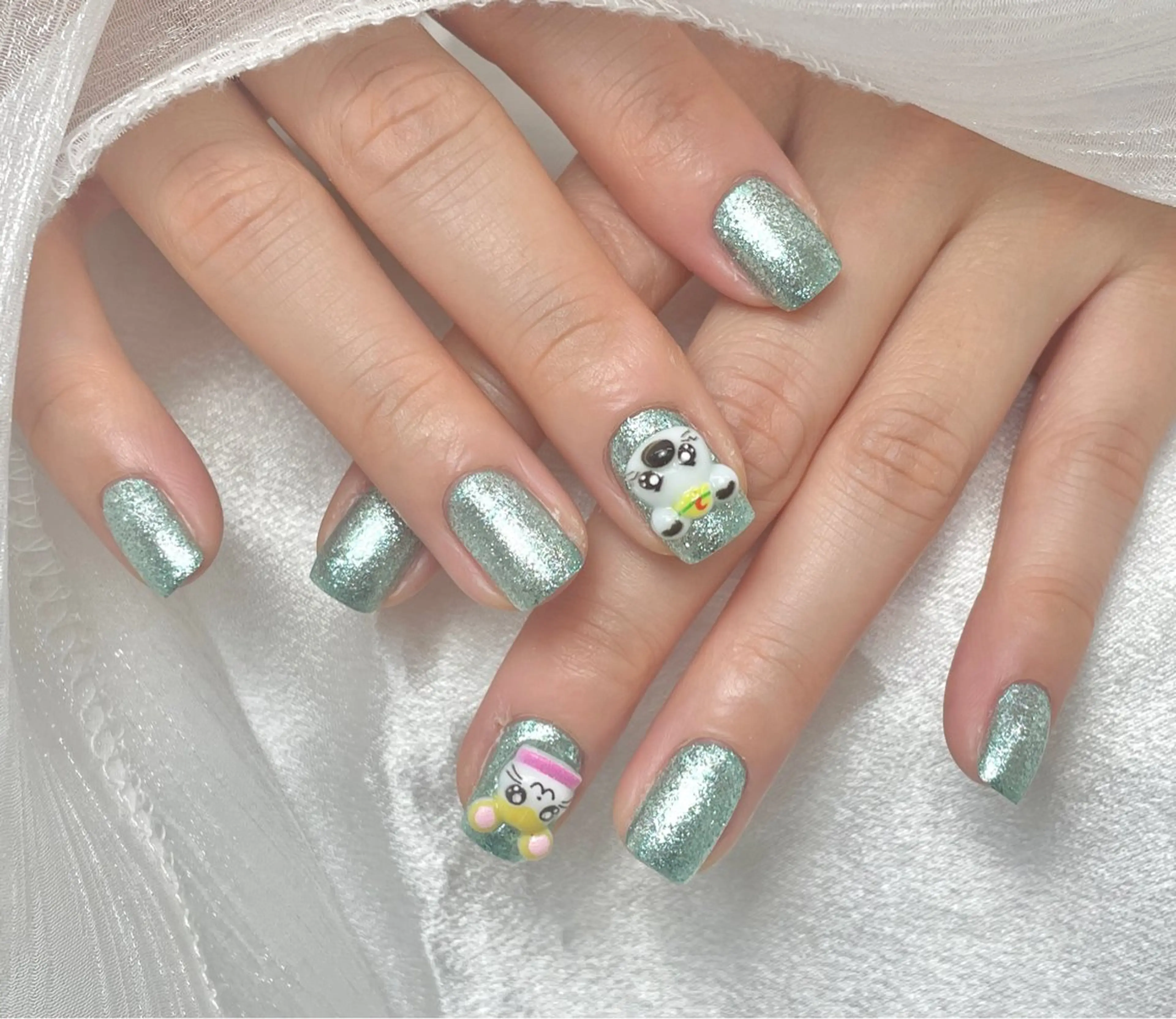 ネイル ワンカラーネイル 夏 目のネイルデザイン