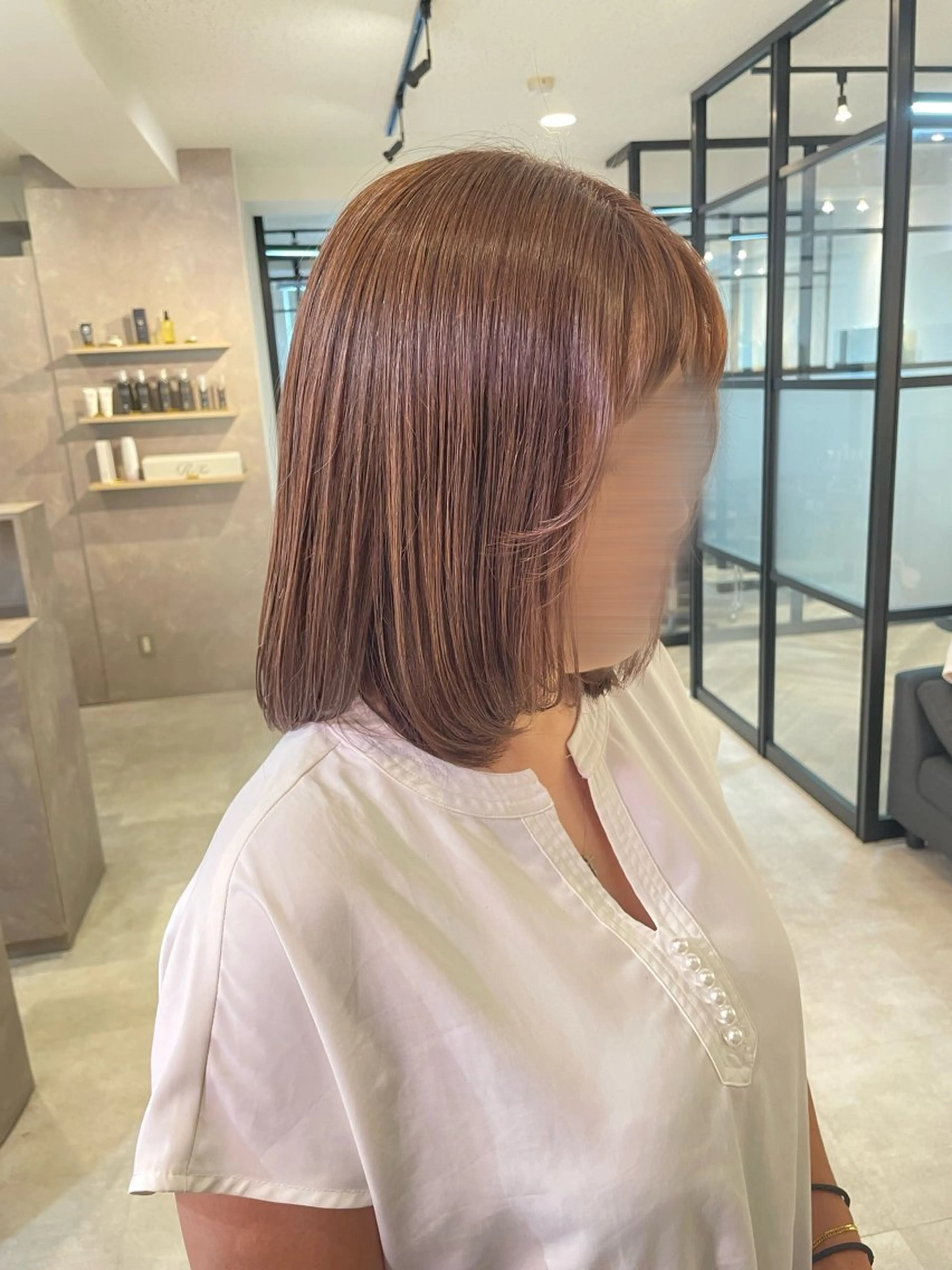 ミディアム カラー 顔周りカット レイヤーカット ローレイヤー tocca千葉店 /せりなのヘアスタイル