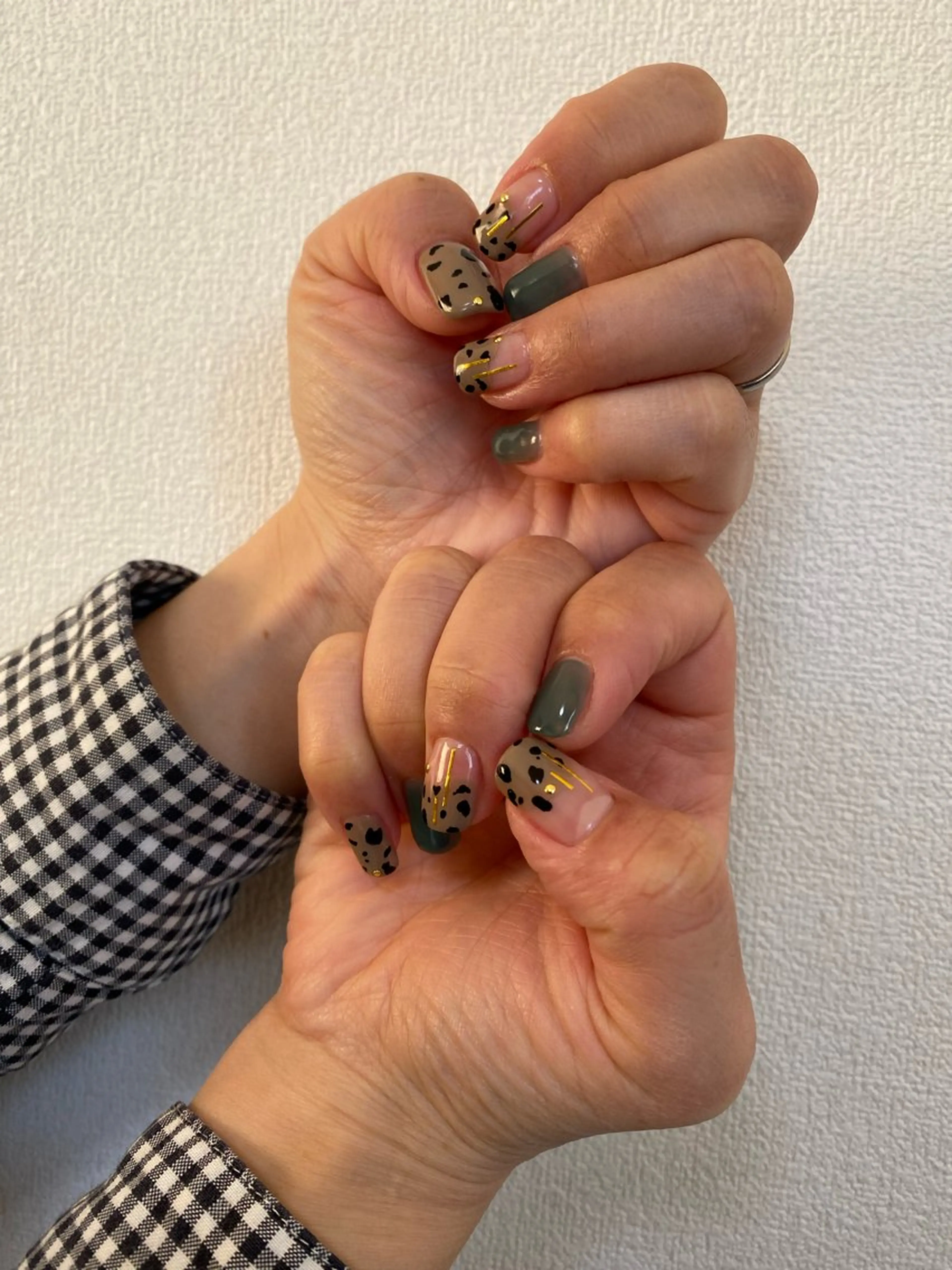 ネイル アニマル柄 ハンドネイル 自宅サロン FeelFreeのネイルデザイン