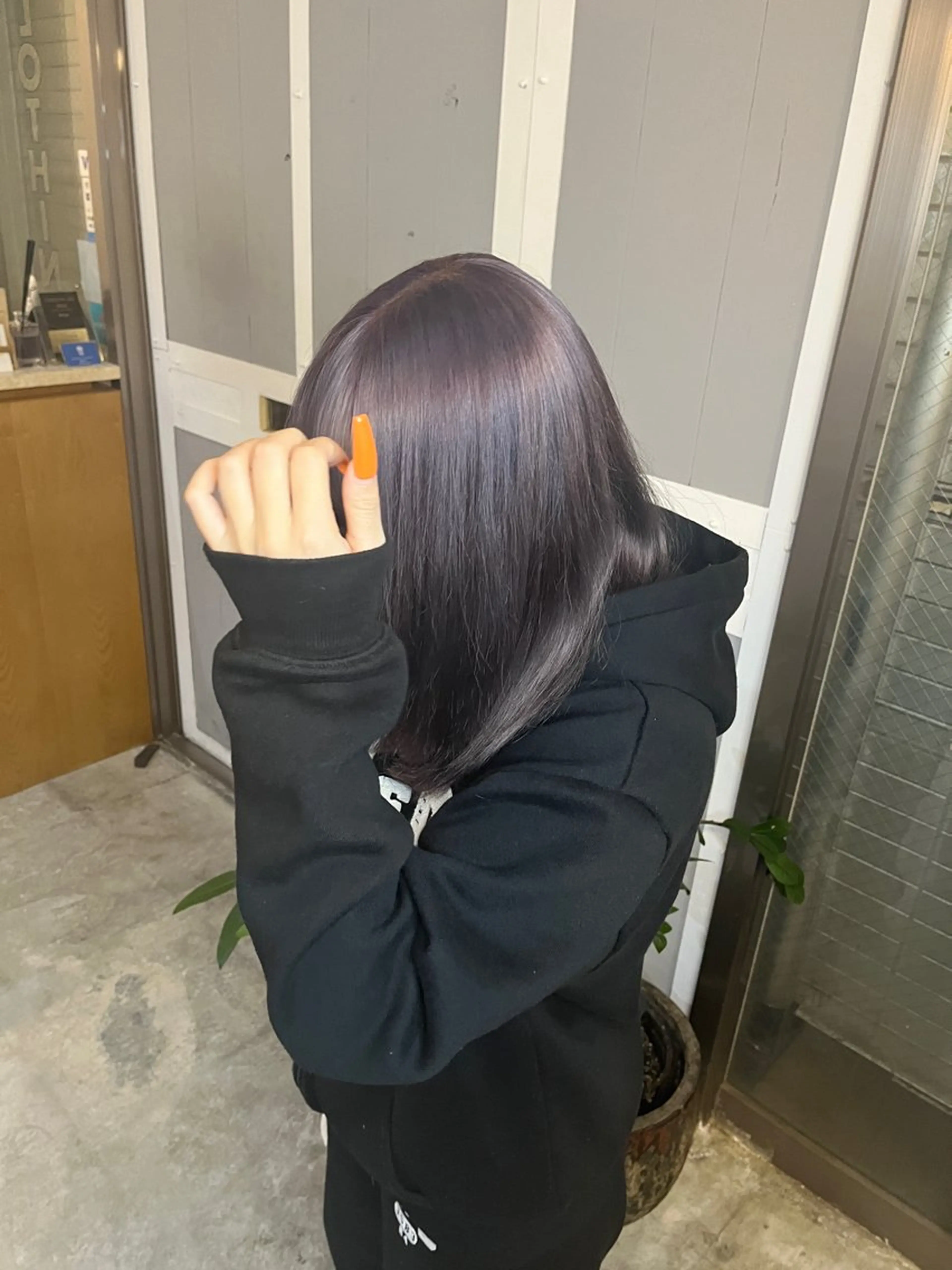 ミディアム パープルカラー ILObymiloc ナナカのヘアスタイル