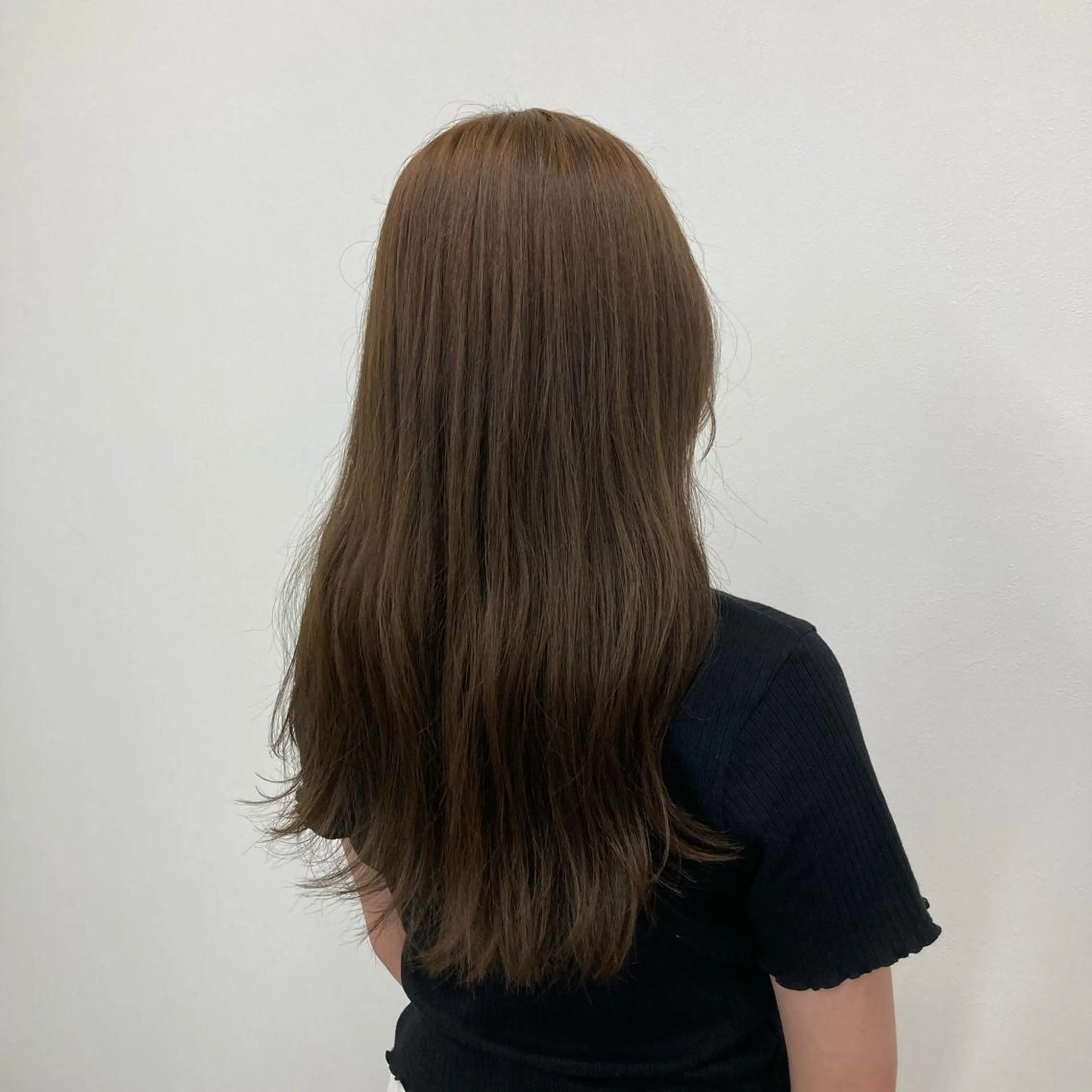 ロング EMIL/上野駅近 /ブリーチ縮毛矯正のヘアスタイル