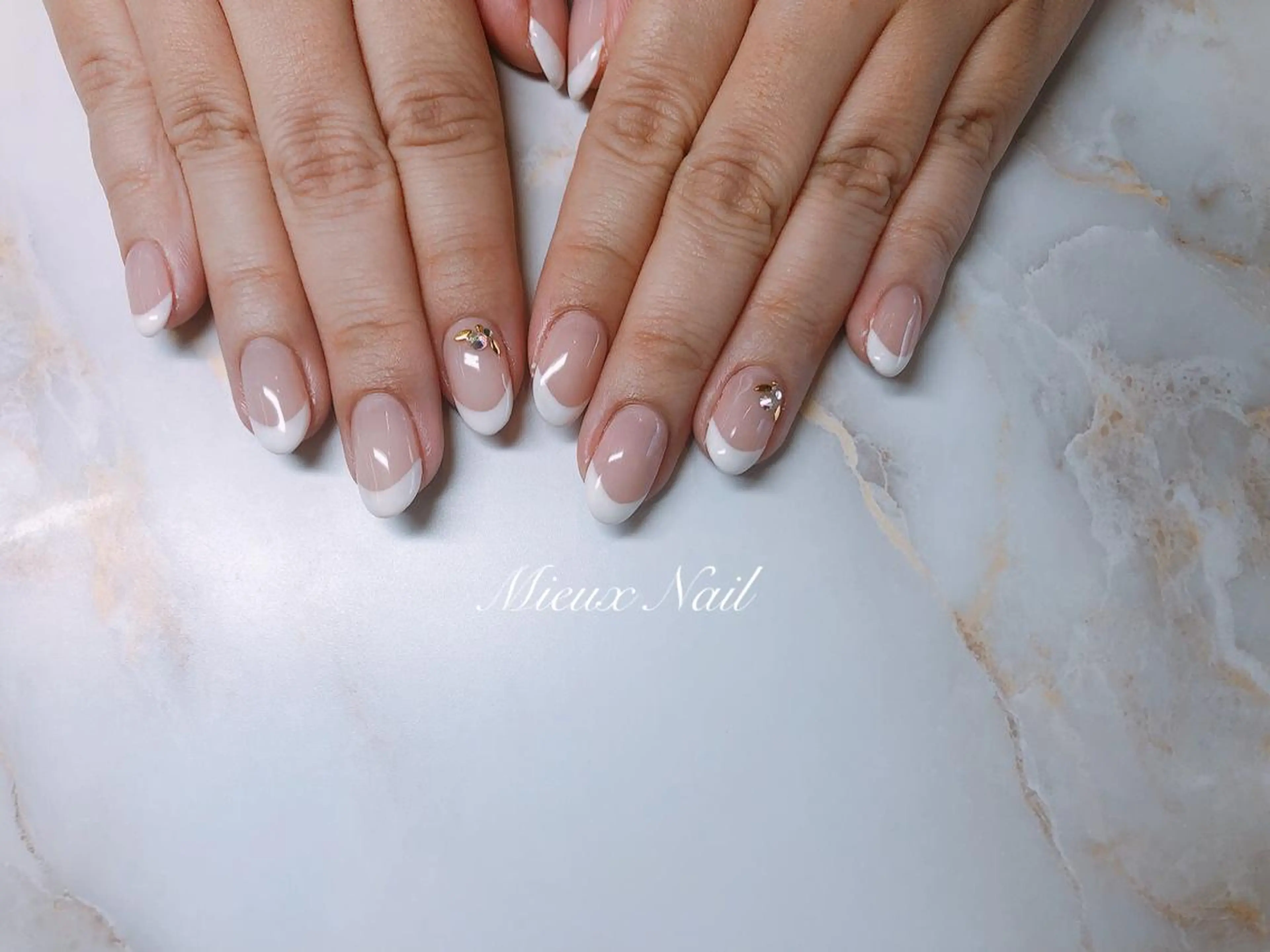 ネイル ストーンネイル ハンドネイル 市川 麻衣子のネイルデザイン