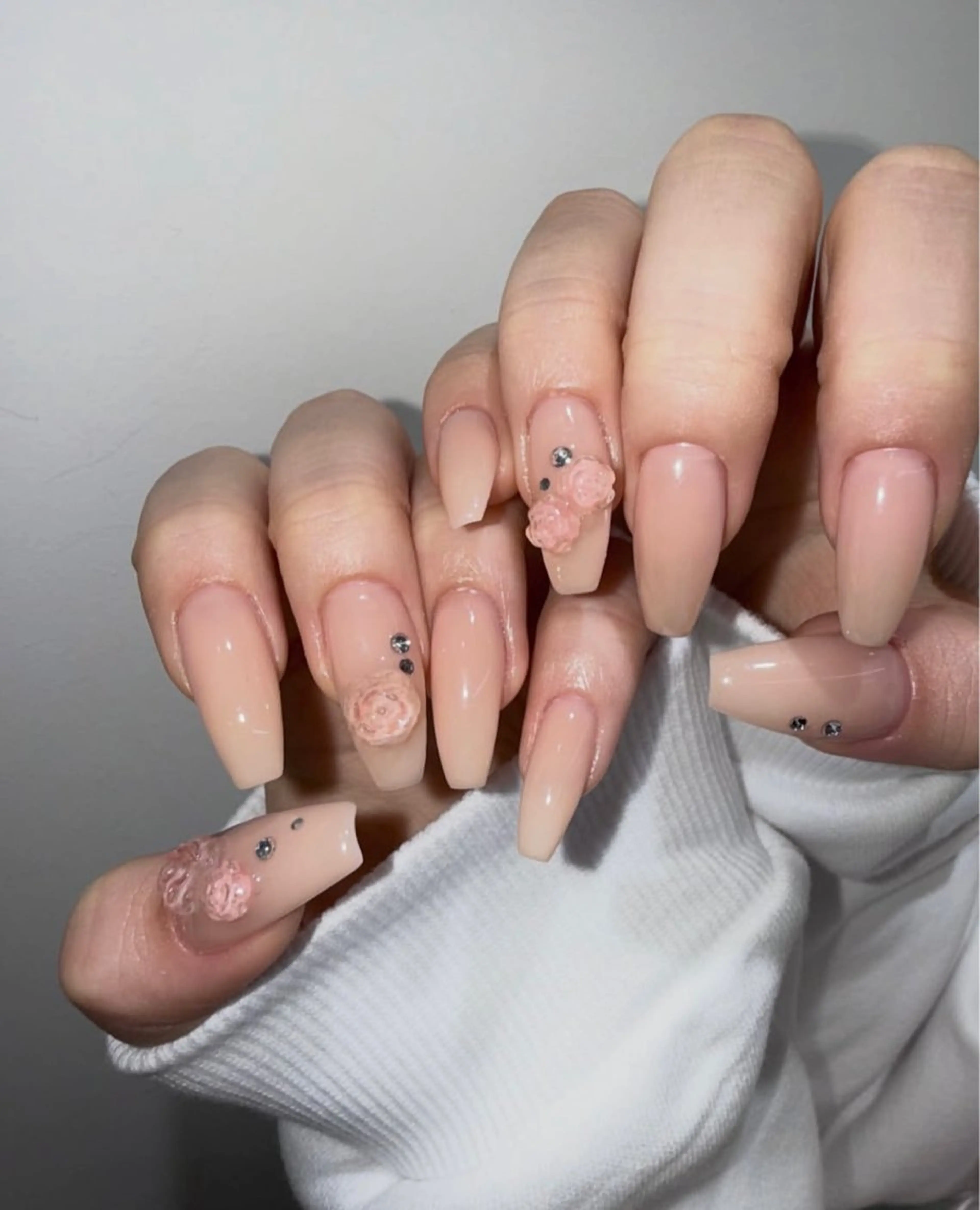 ネイル アートネイル ストーンネイル NiJi Nailsのネイルデザイン