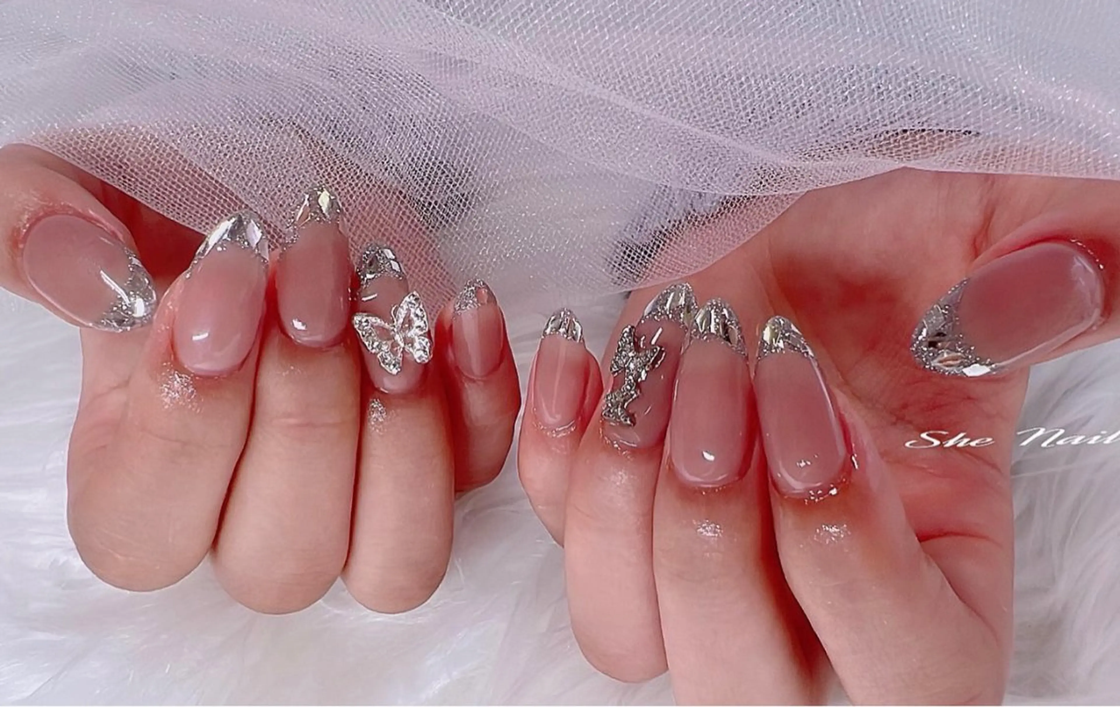 ネイル チークネイル 長さ出し フレンチネイル ガラスフレンチ キラキラネイル She   Nail所属・ISA_ BELLAのネイルデザイン