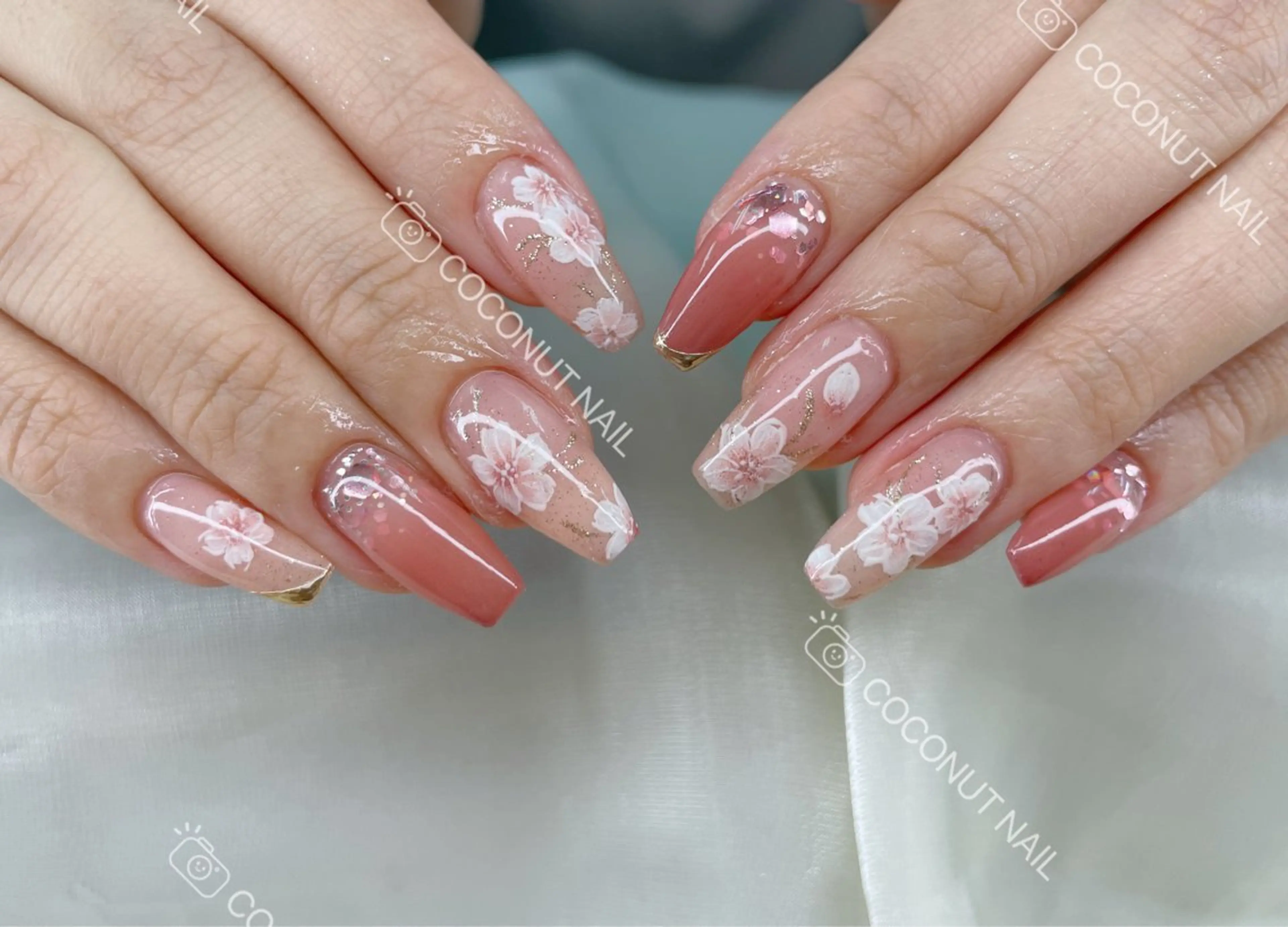 ネイル べっ甲ネイル フレンチネイル キラキラネイル マグネットネイル 大理石ネイル(マーブル) ハンドネイル 神田 ココナッツのネイルデザイン