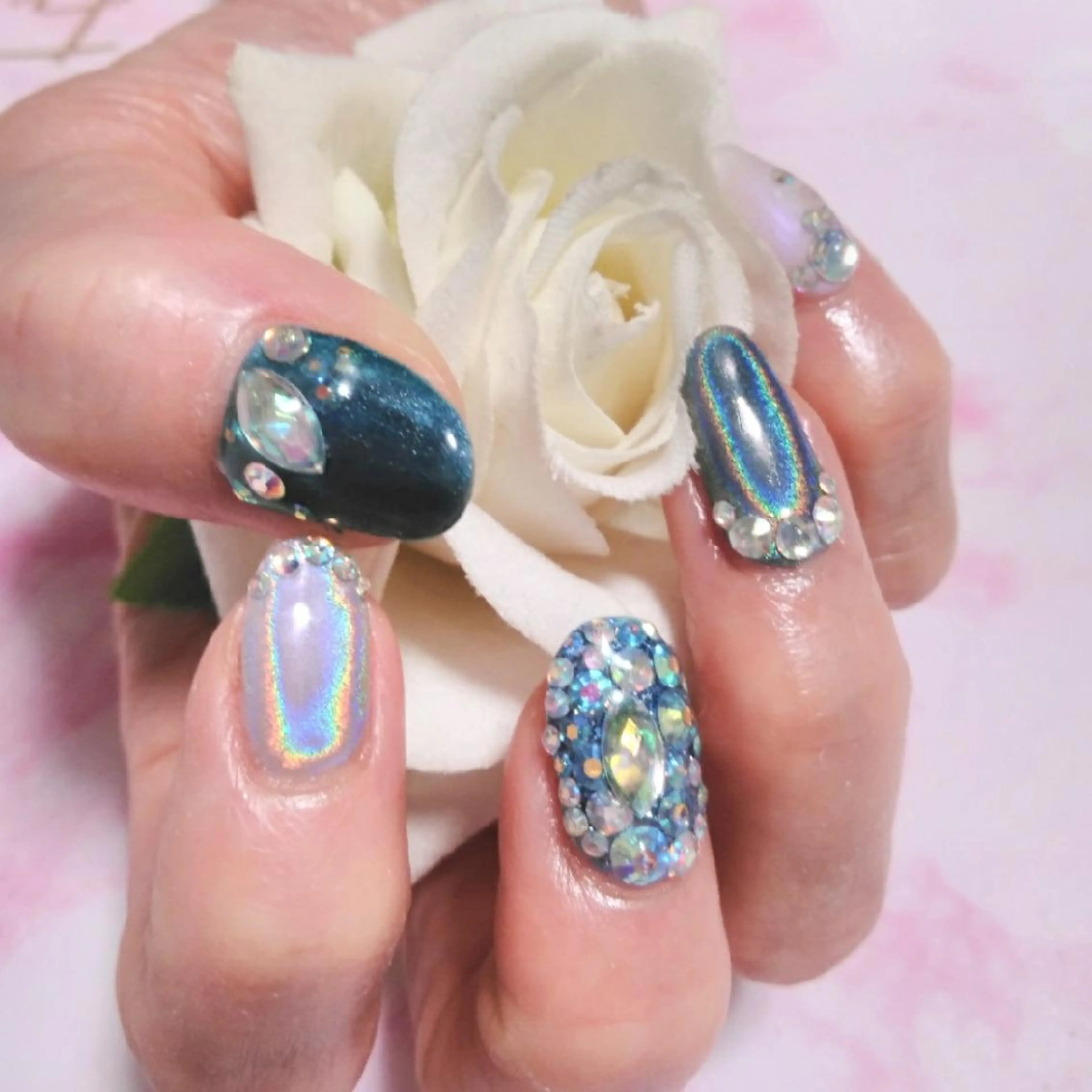 ネイル エステとネイル ローズコンフォートのネイルデザイン