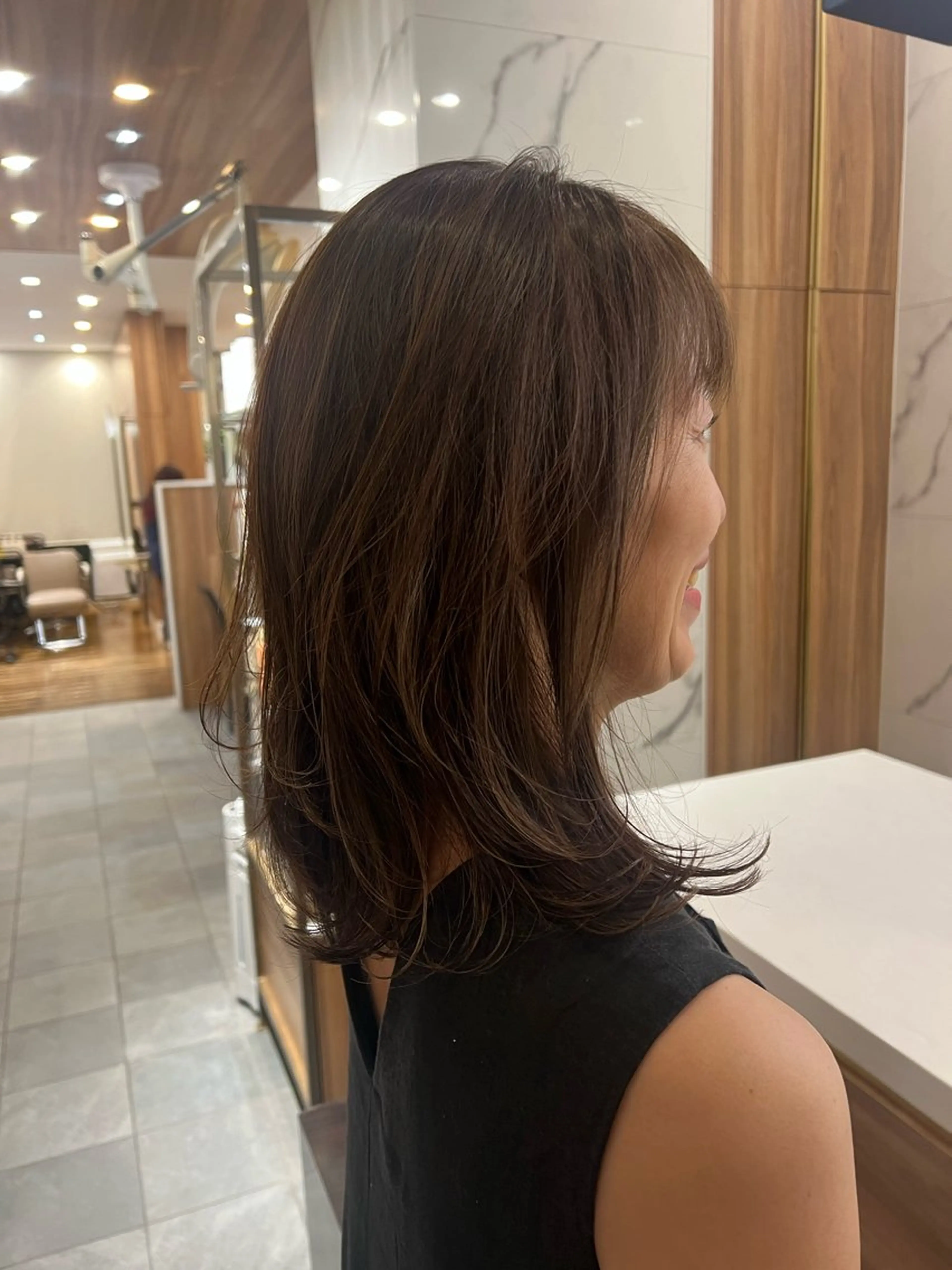 ミディアム レイヤーカット 村中 逸紀のヘアスタイル