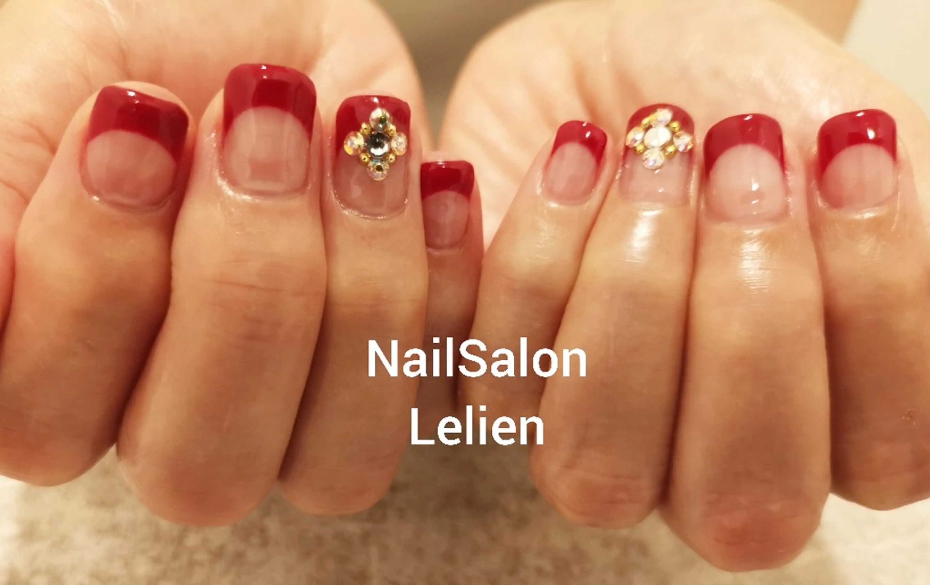ネイル アートネイル フレンチネイル 赤色 ストーンネイル ハンドネイル 人気エリア💖完全個室【ルリエ】所属・ネイルサロン Lelienルリエのネイルデザイン
