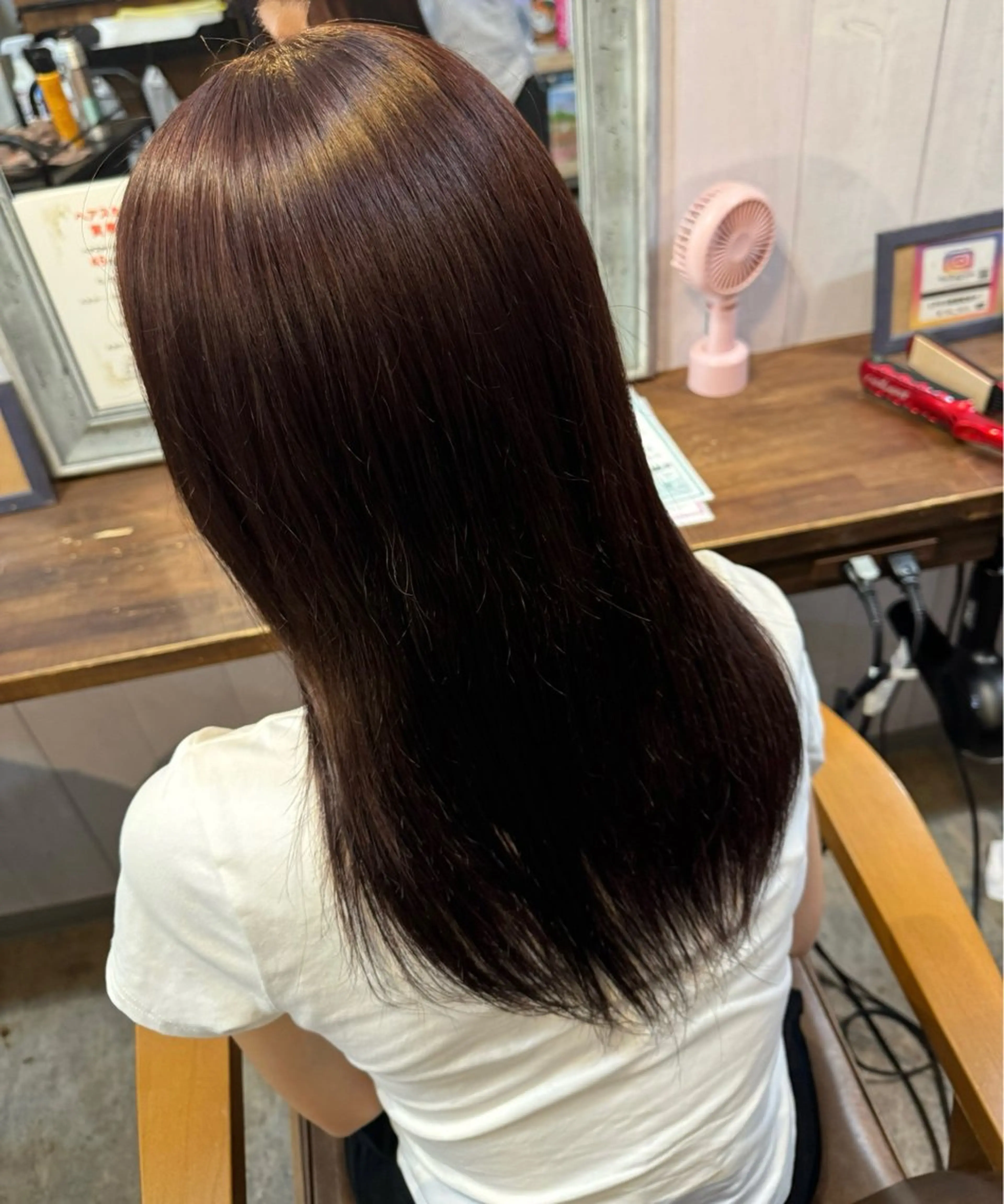 ロング ピンクブラウン ヘアカラー 八木 輝のヘアスタイル