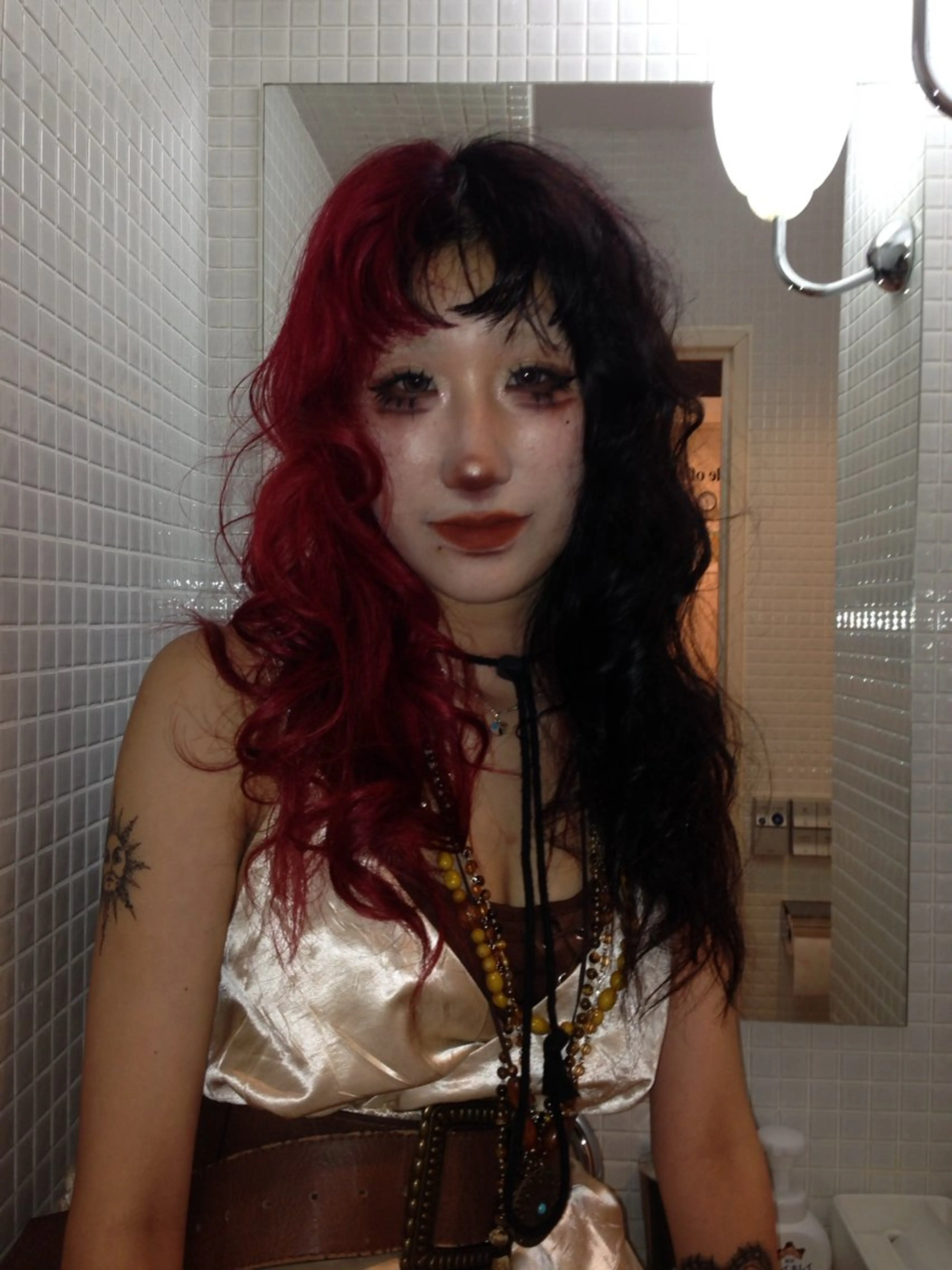 カラー ヘアアレンジ ブリーチ 抜きっぱなしブロンド デザインカラー ブリーチなしカラー ラルテ青山店所属・滝沢 ののかのヘアスタイル