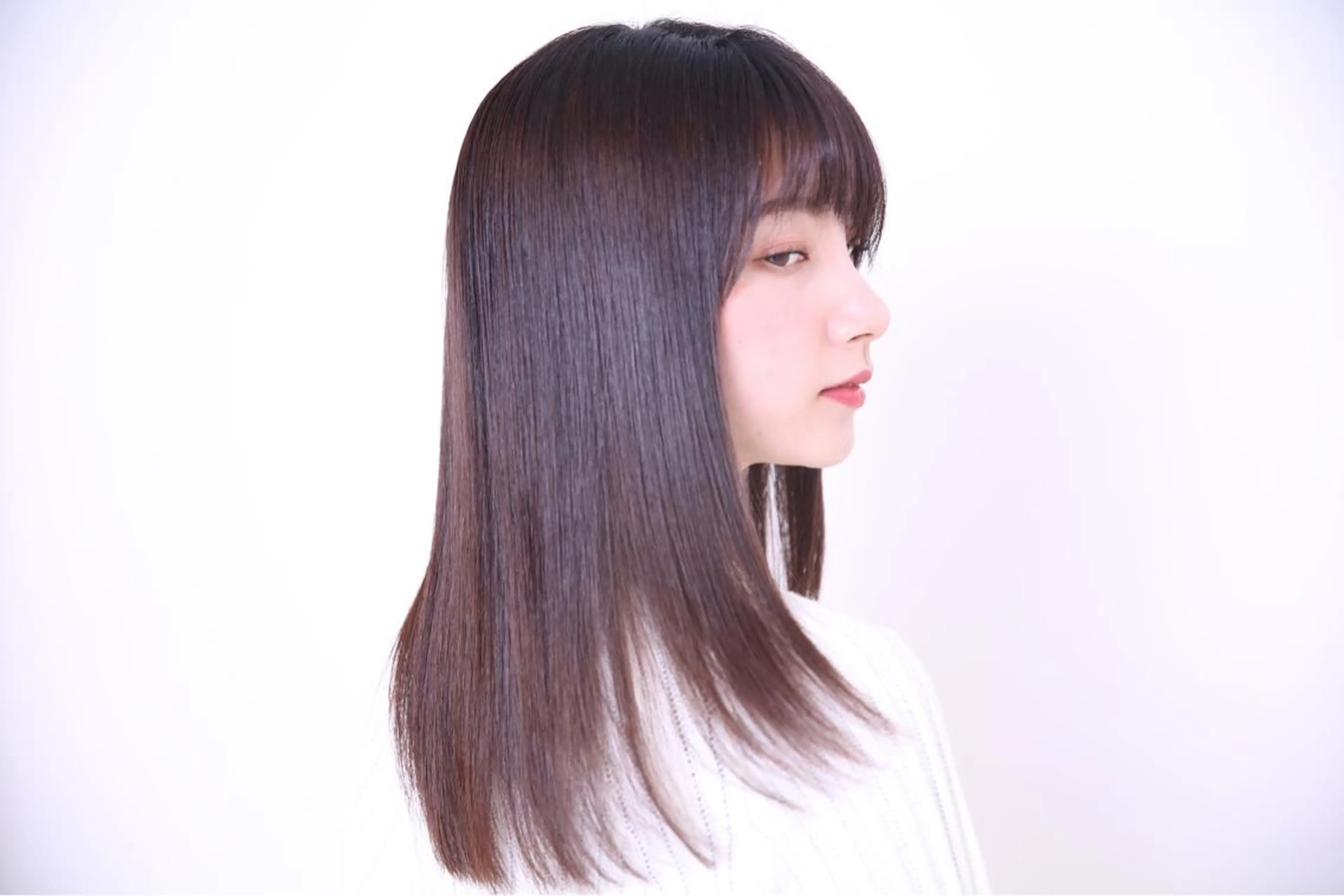 セミロング ブリーチなしダブル/ レイヤーカット 小棹のヘアスタイル