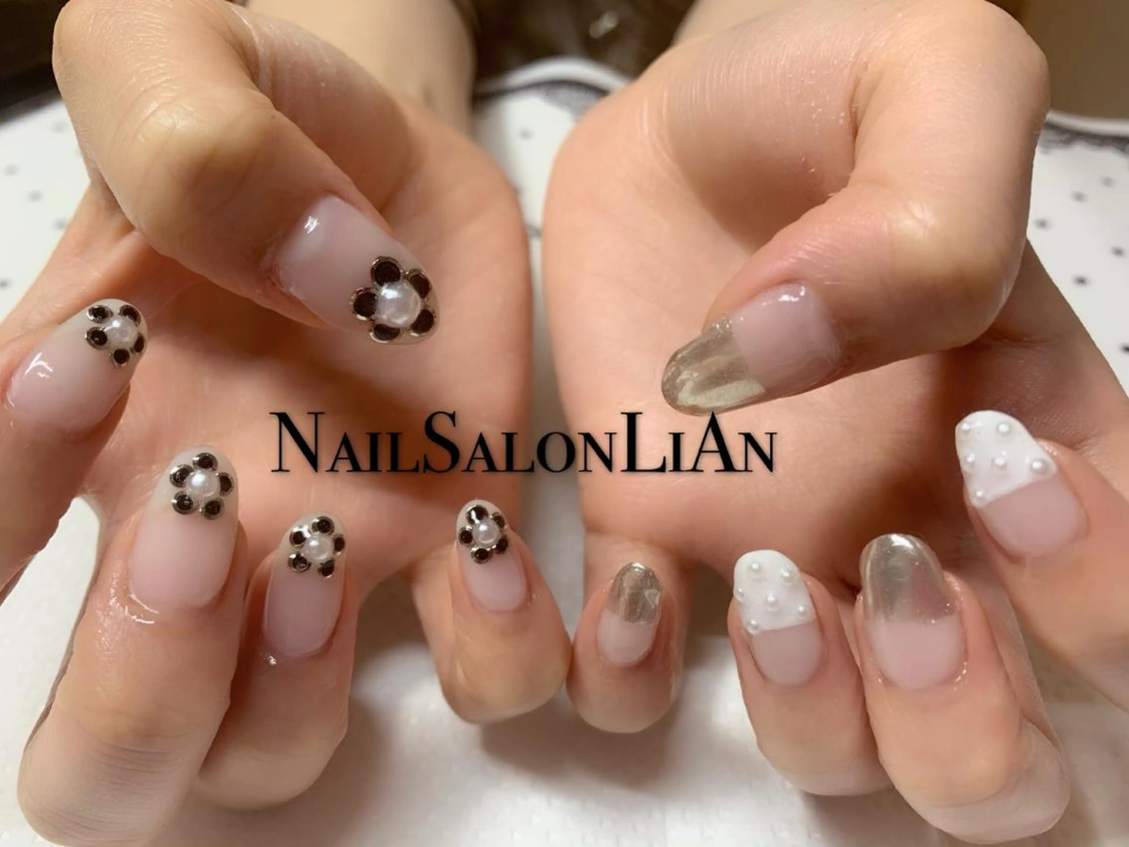 ネイル アートネイル 持ち込み シンプルネイル ストーンネイル NailSalon LiAnのネイルデザイン